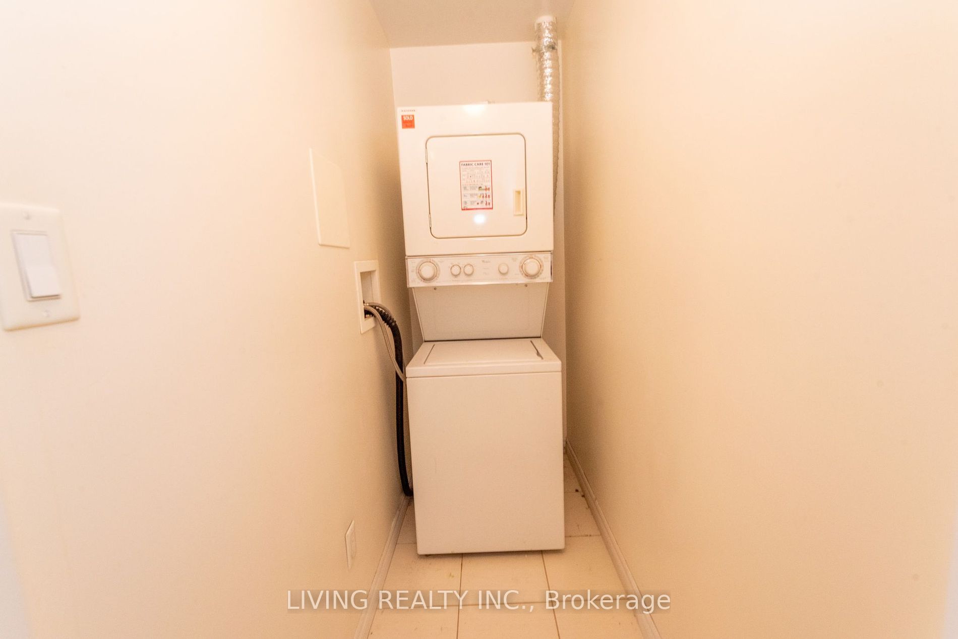 570 Lolita Gdns E 143 Property Photo 8