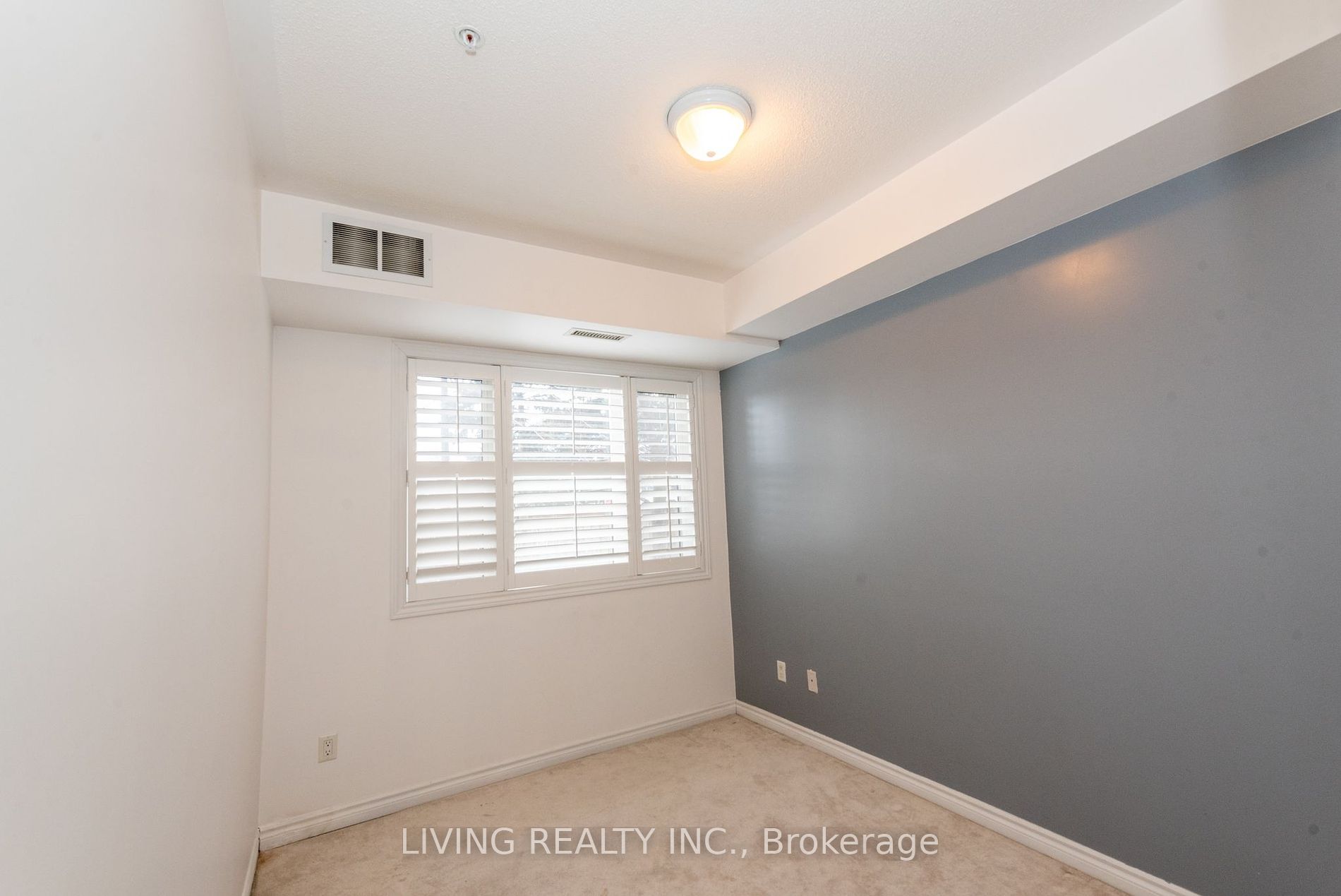570 Lolita Gdns E 143 Property Photo 9
