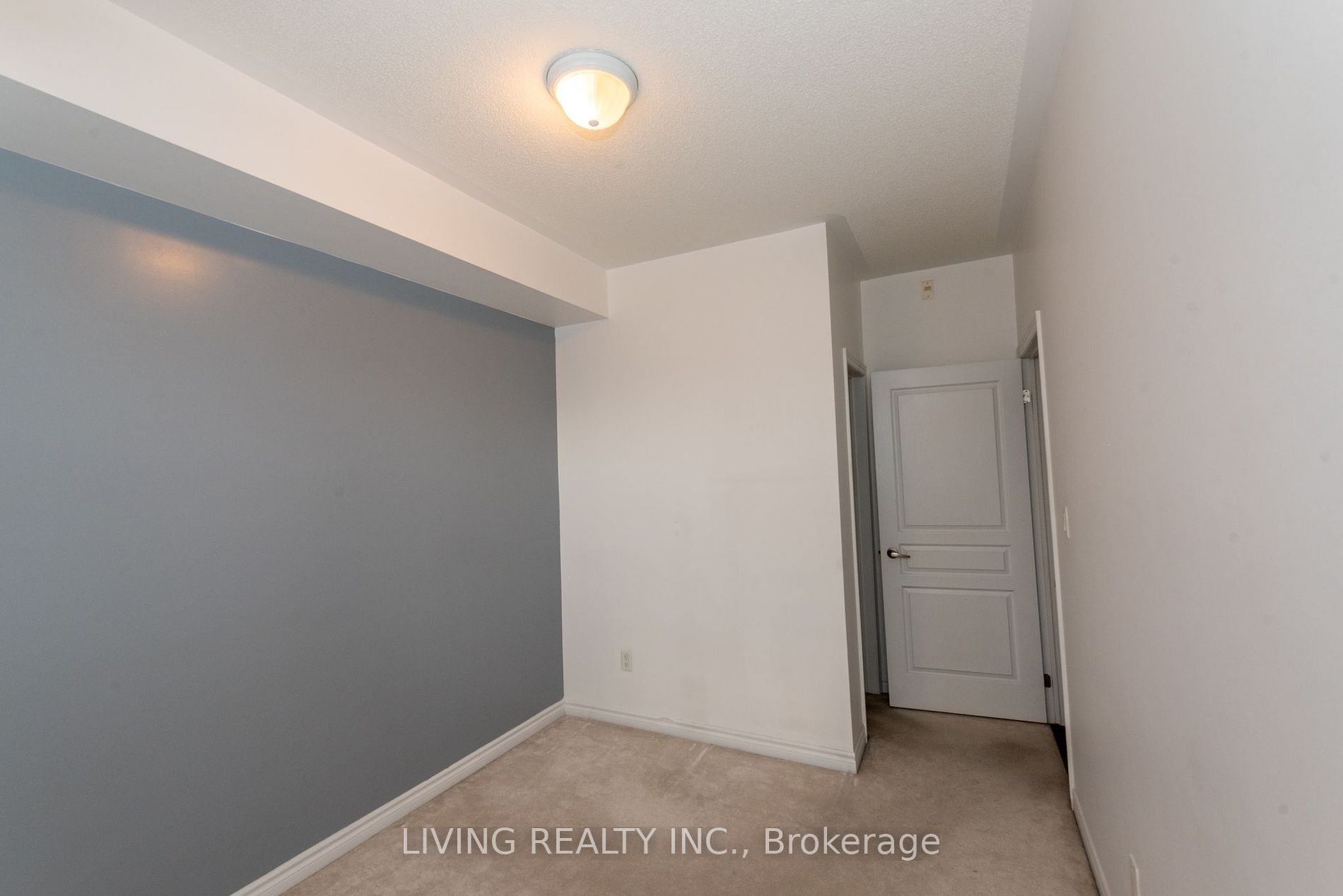 570 Lolita Gdns E 143 Property Photo 10