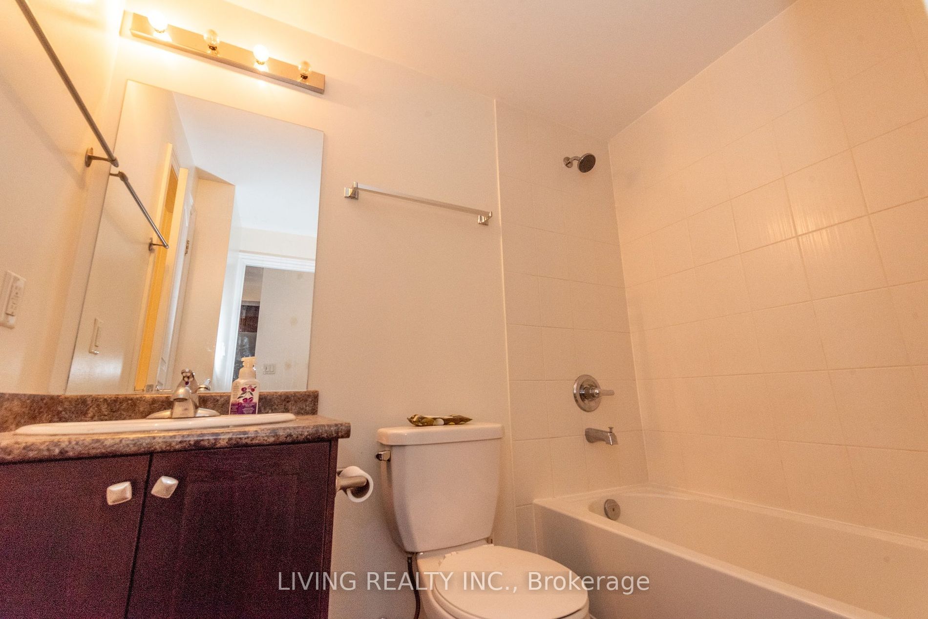 570 Lolita Gdns E 143 Property Photo 12