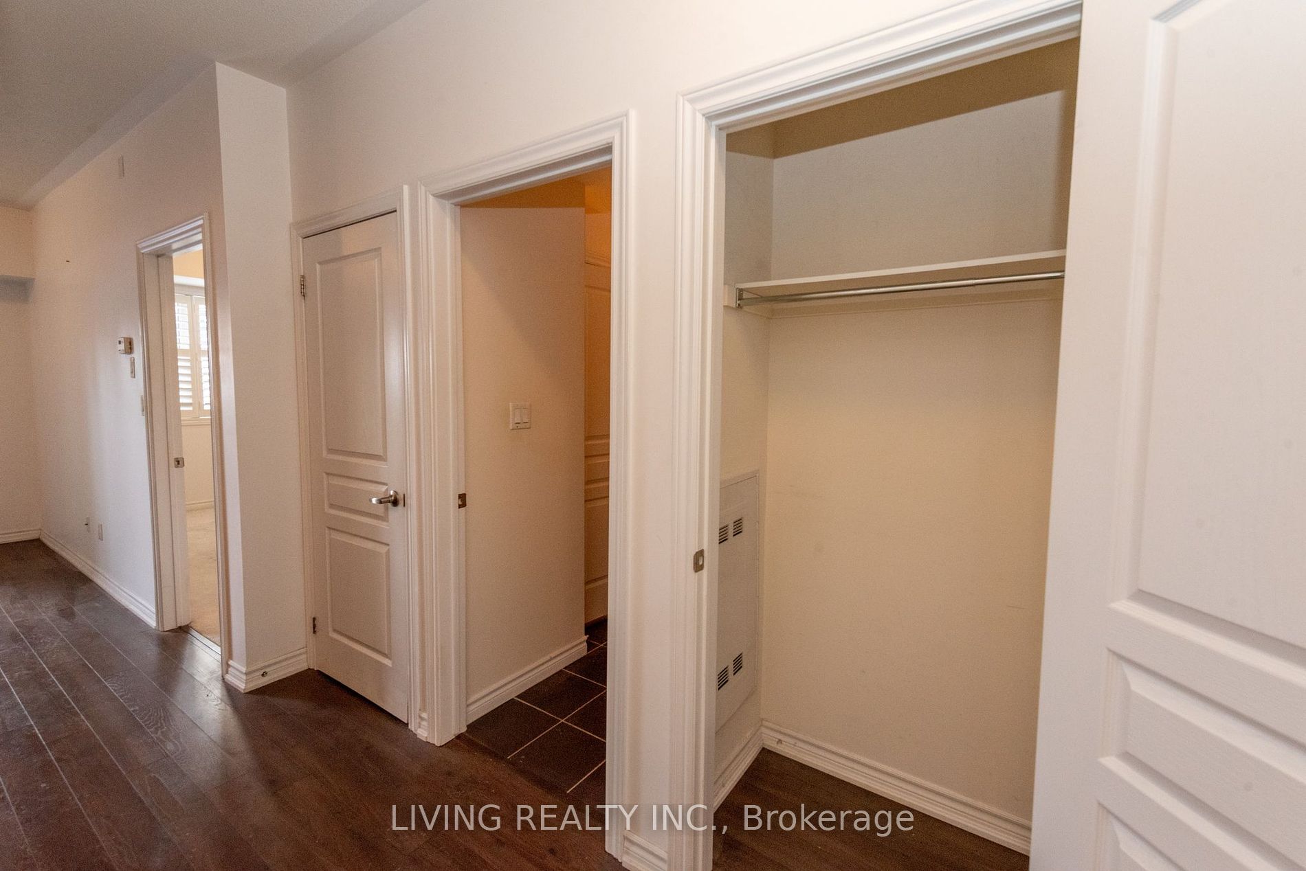 570 Lolita Gdns E 143 Property Photo 14
