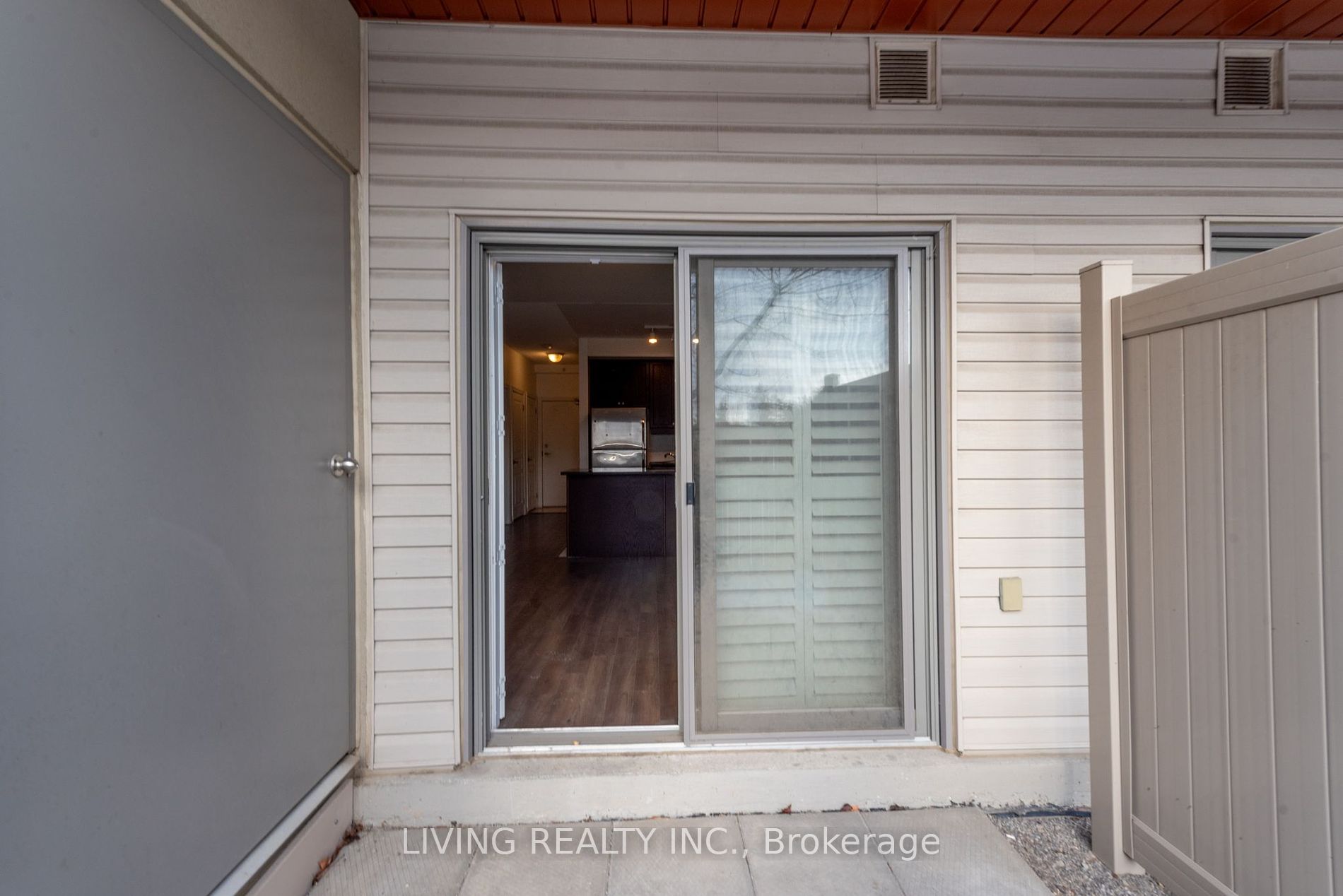 570 Lolita Gdns E 143 Property Photo 16
