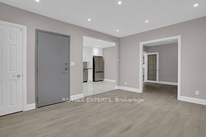 1736 Keele St Property Photo 9