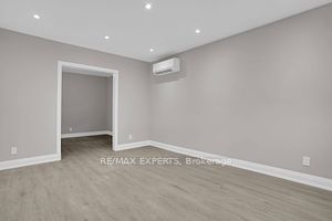 1736 Keele St Property Photo 10