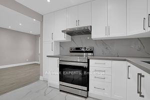 1736 Keele St Property Photo 15