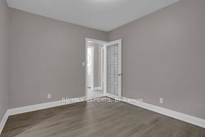1736 Keele St Property Photo 17