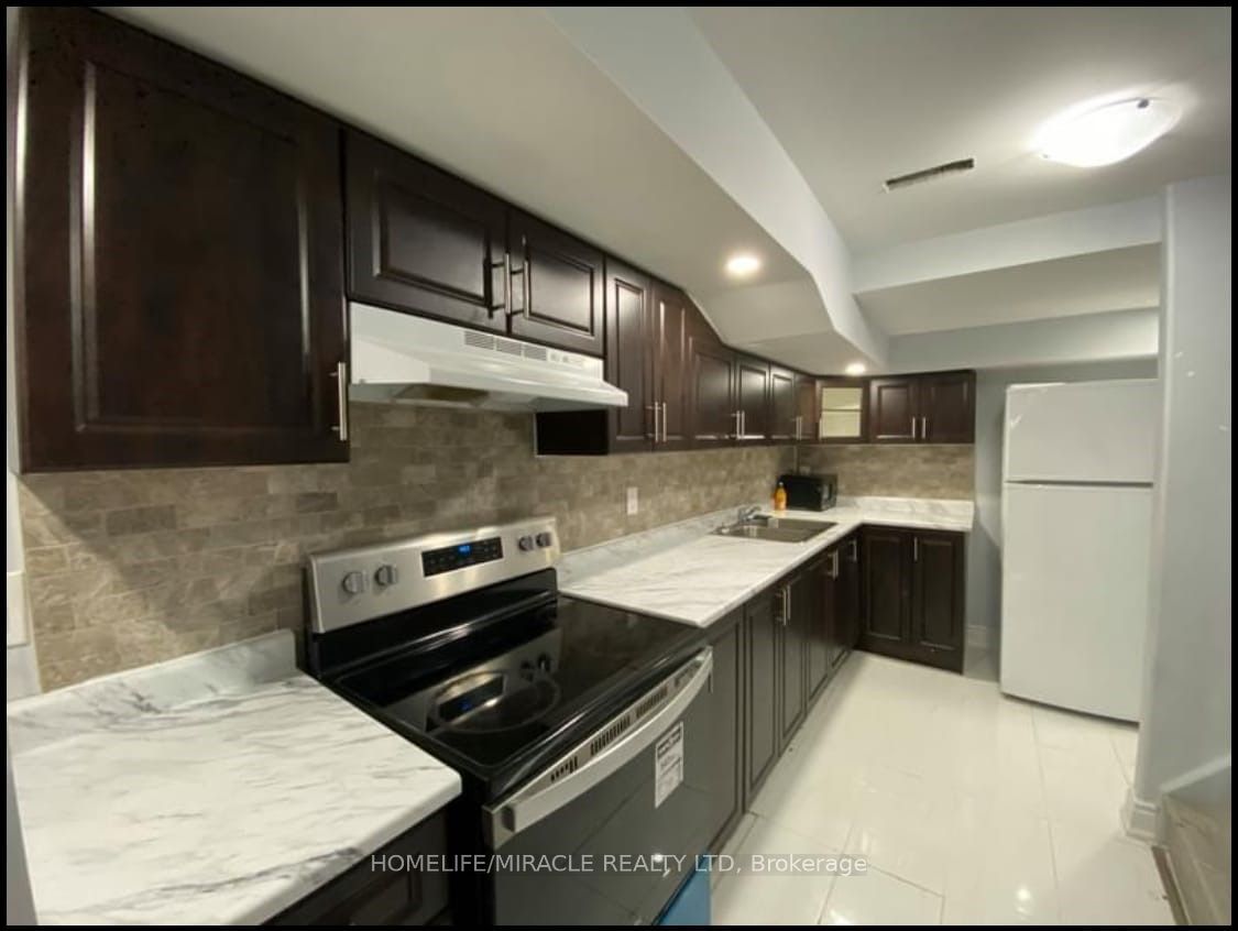 107 Castle Oaks Crossing Property Photo 3