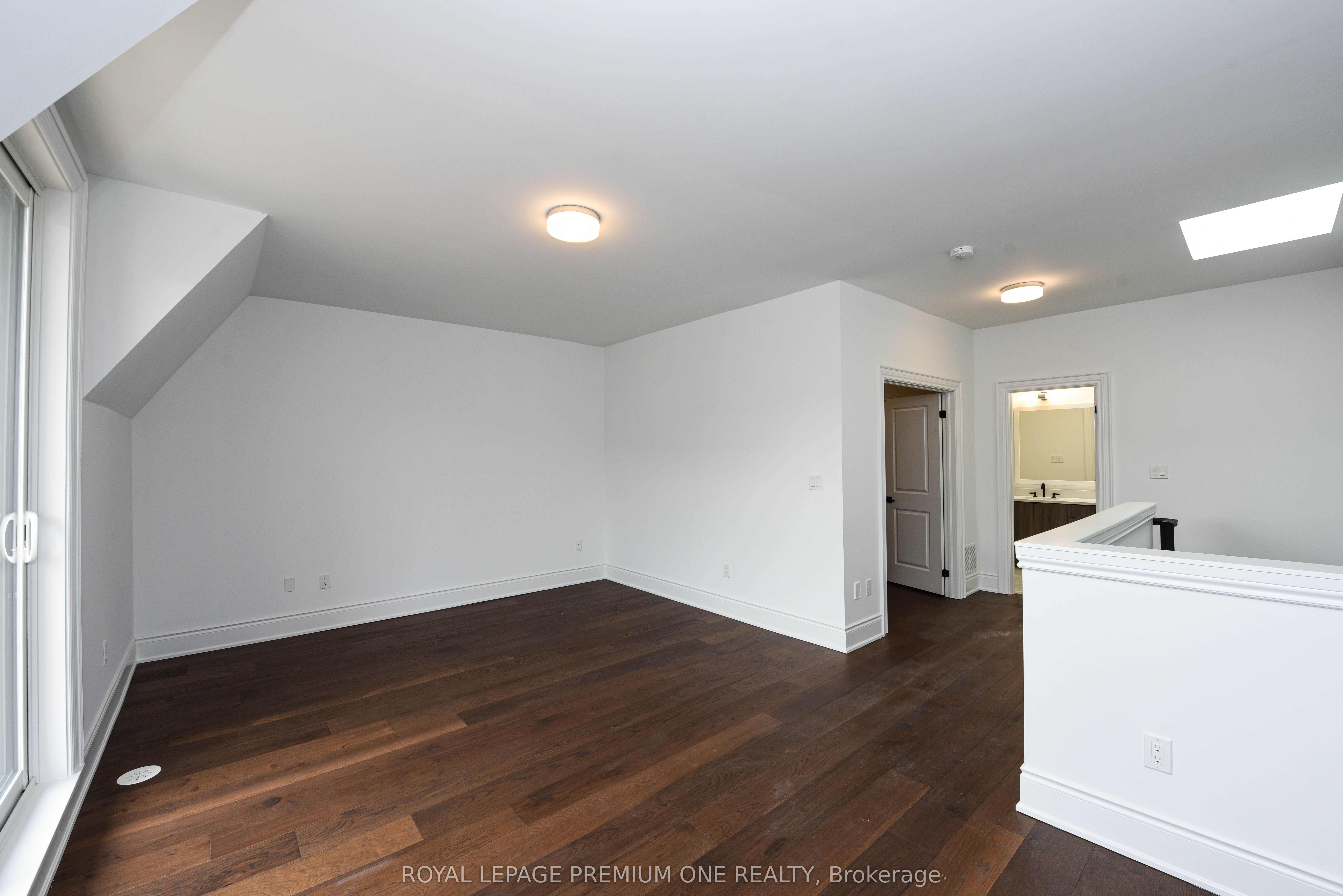 #66 - 40 Lunar Crescent Property Photo 18