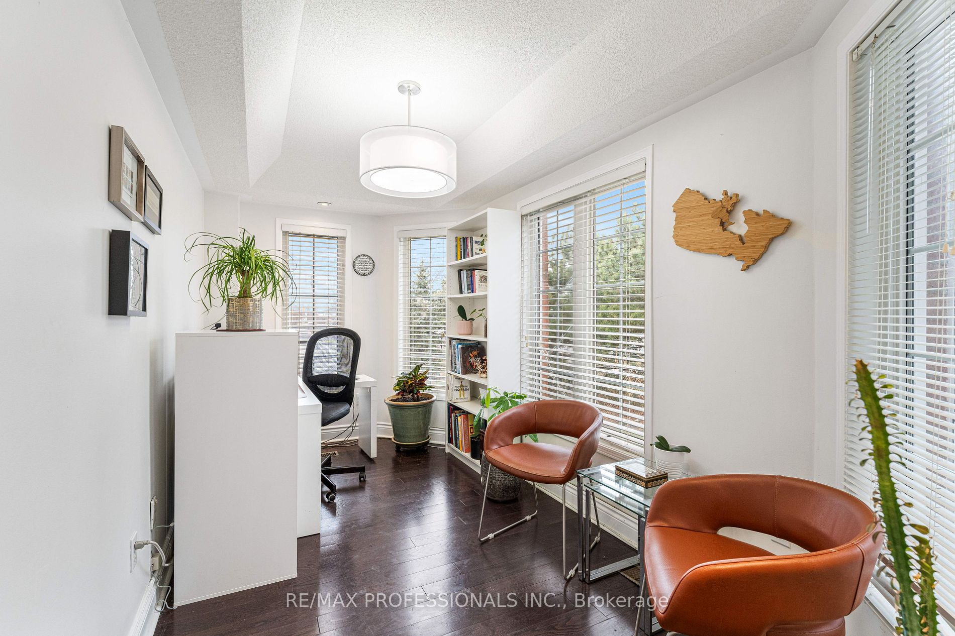 5935 Stonebriar Cres Property Photo 13