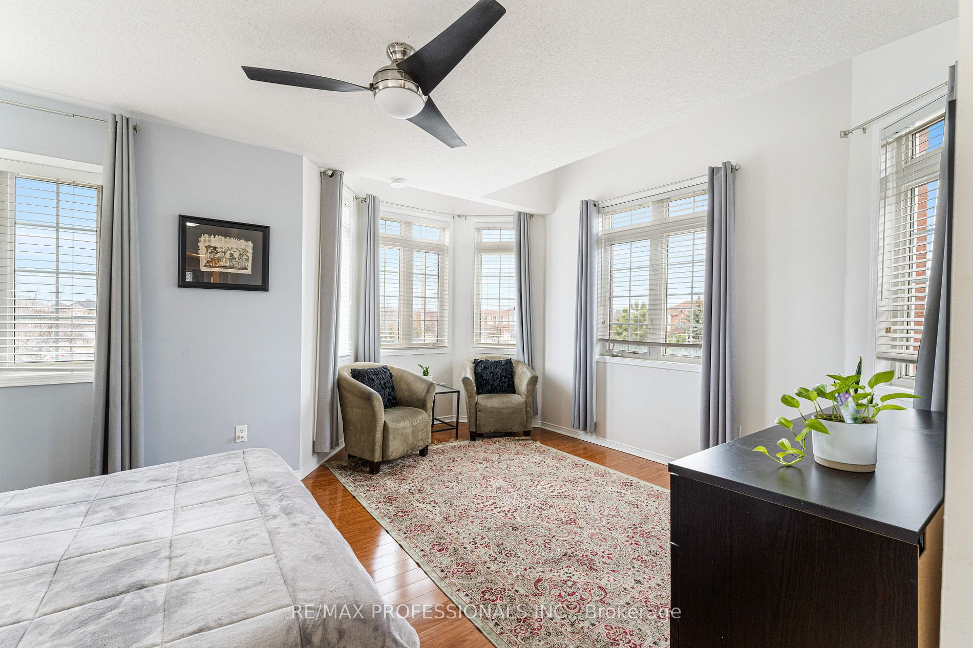5935 Stonebriar Cres Property Photo 18