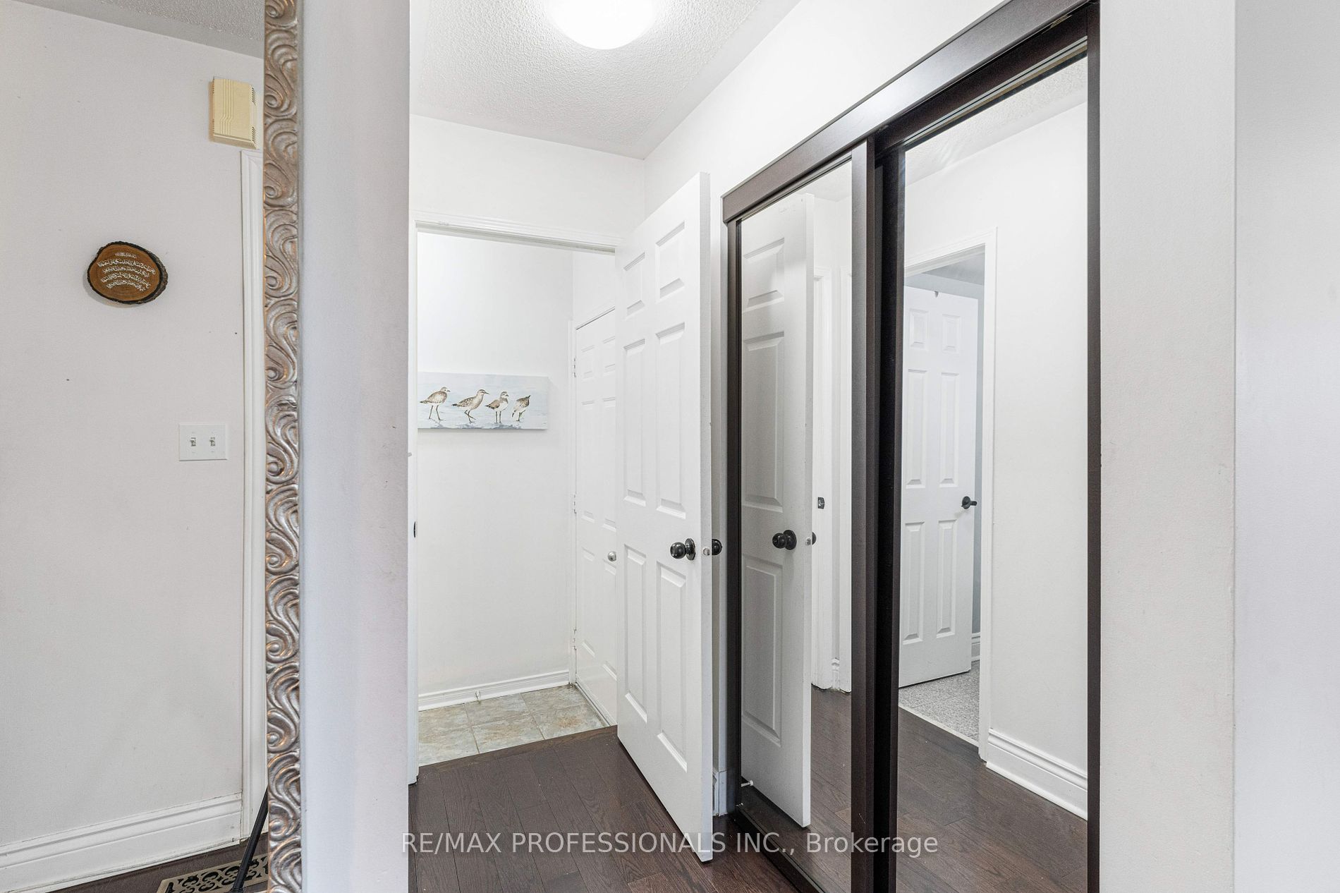 5935 Stonebriar Cres Property Photo 25