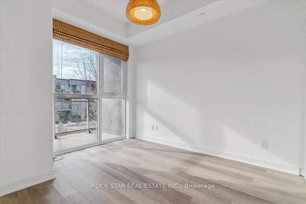 5240 Dundas St 42 Property Photo 10