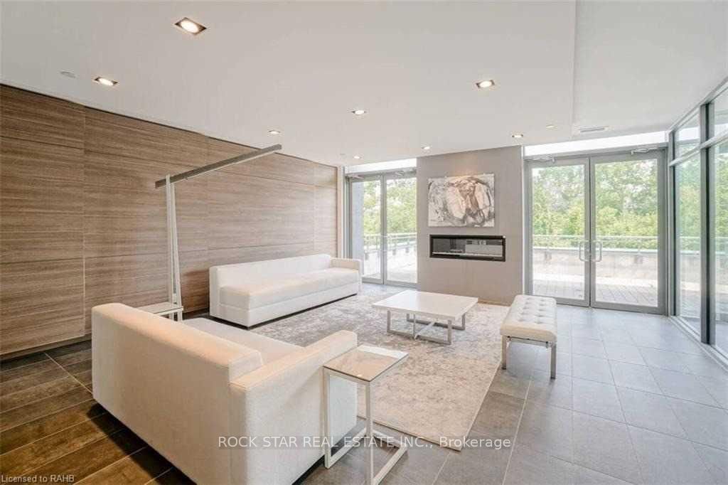 5240 Dundas St 42 Property Photo 24