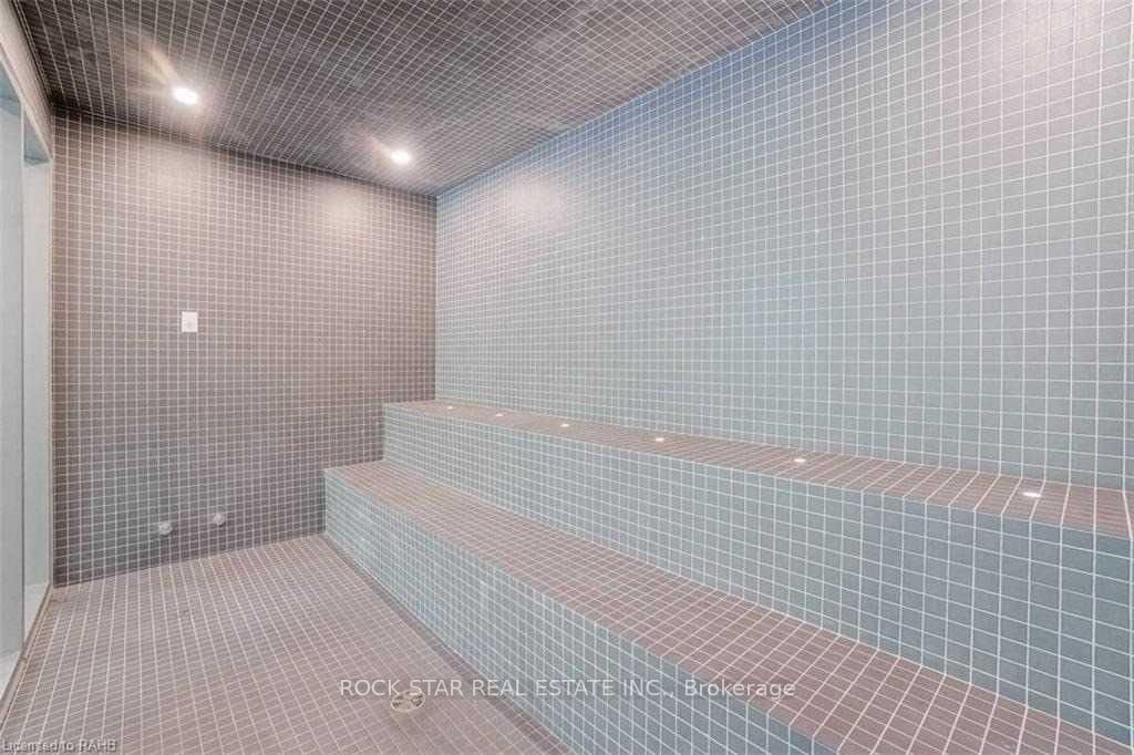 5240 Dundas St 42 Property Photo 31