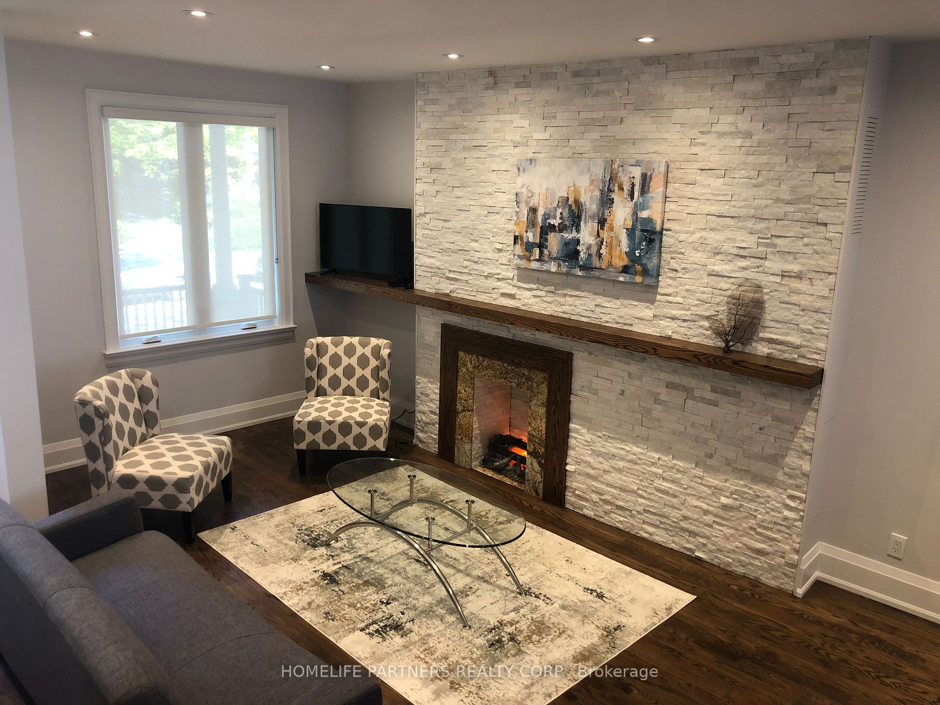 511 Indian Grove Property Photo 2