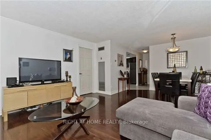 3695 Kaneff Cres 09 Property Photo 7