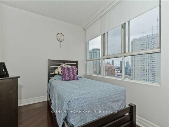 3695 Kaneff Cres 09 Property Photo 10