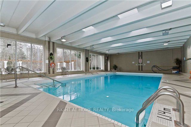 3695 Kaneff Cres 09 Property Photo 12