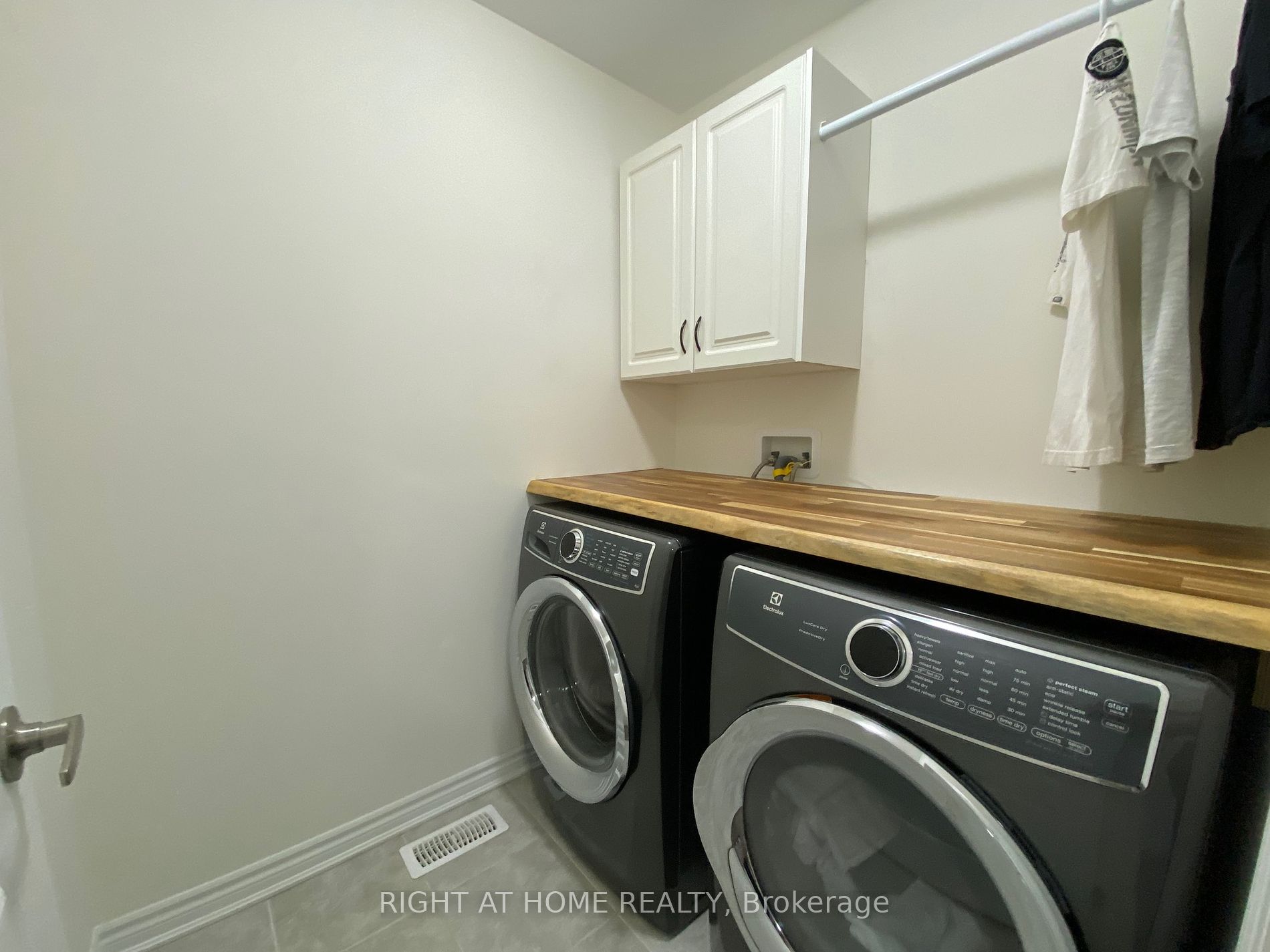 1125 Leger Way Property Photo 37