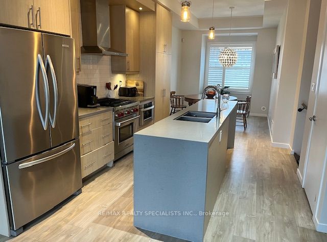 264 Vellwood Common Property Photo 4
