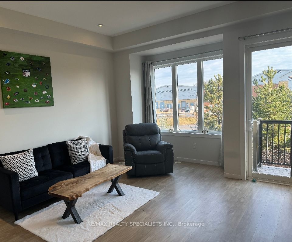 264 Vellwood Common Property Photo 10