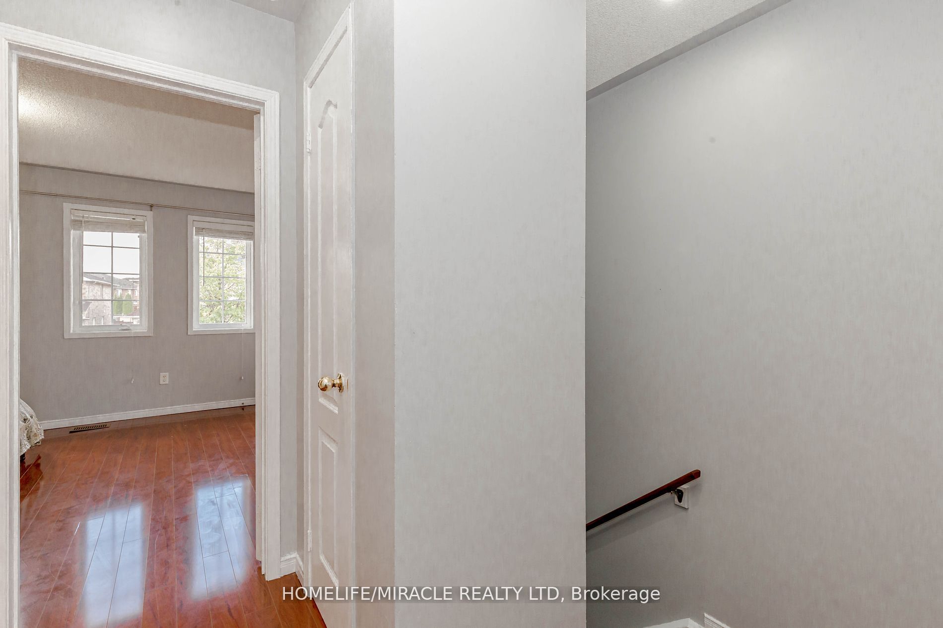 4 Vauxhall Cres E Property Photo 19