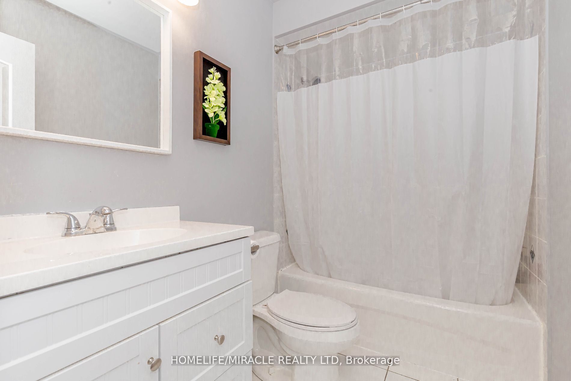 4 Vauxhall Cres E Property Photo 23