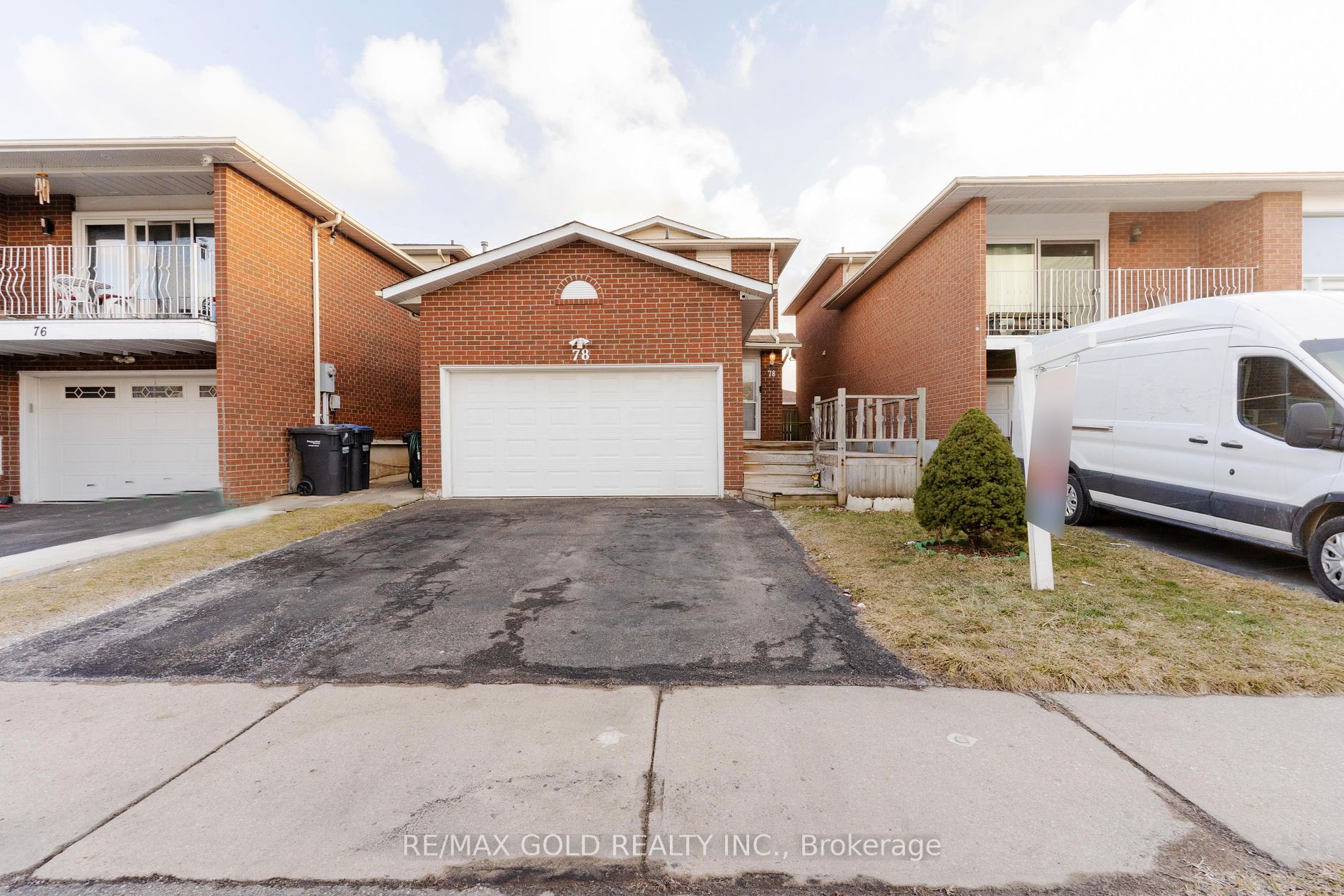 78 Deerpark Cres Property Photo 1