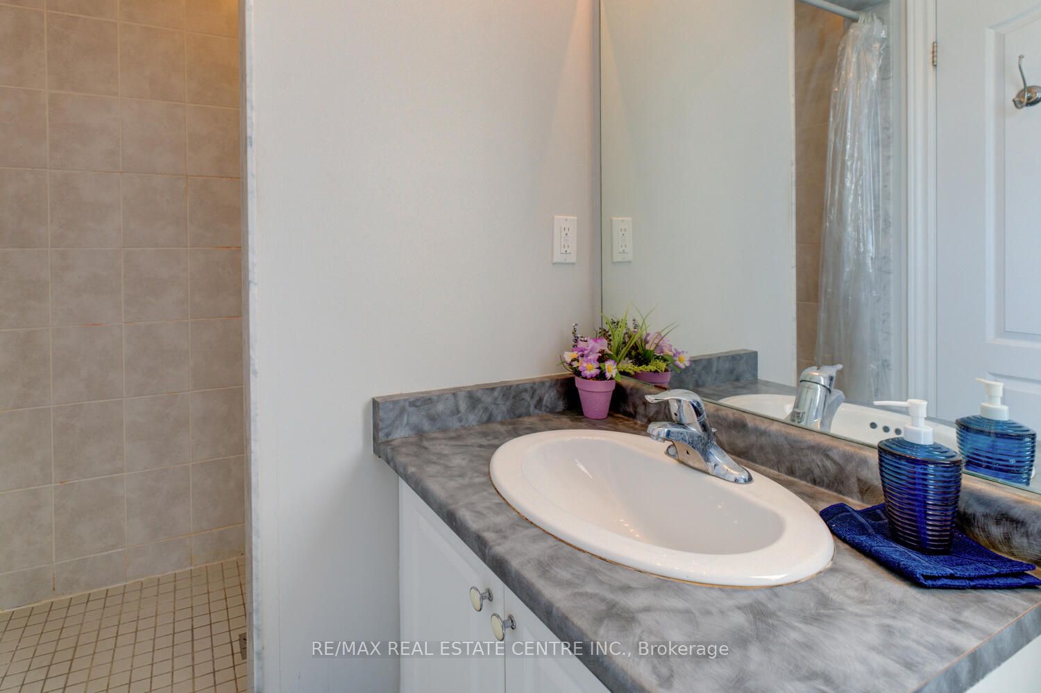 7112 Triumph Lane 58 Property Photo 17