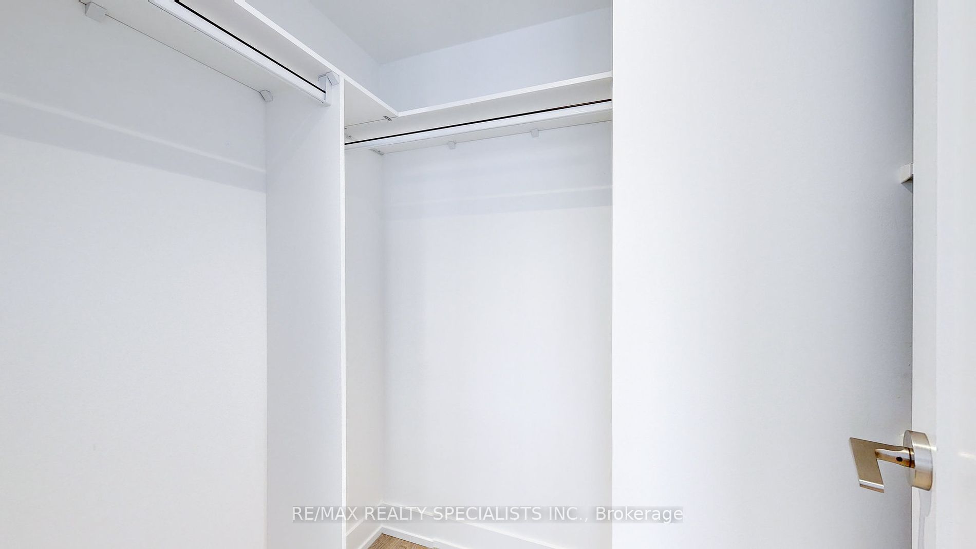 5 Mabelle Ave 34 Property Photo 29