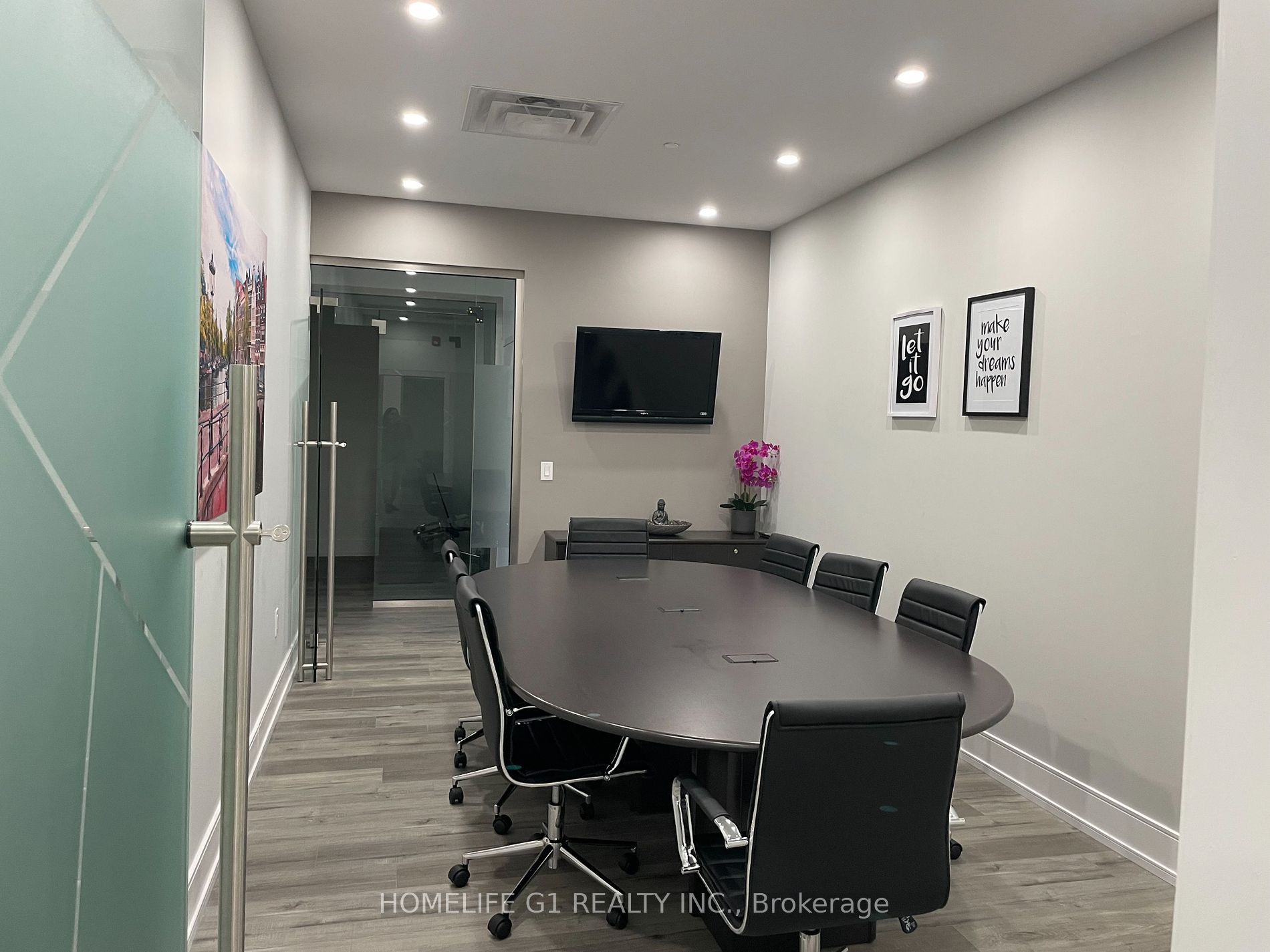 9300 Goreway Dr Property Photo 14