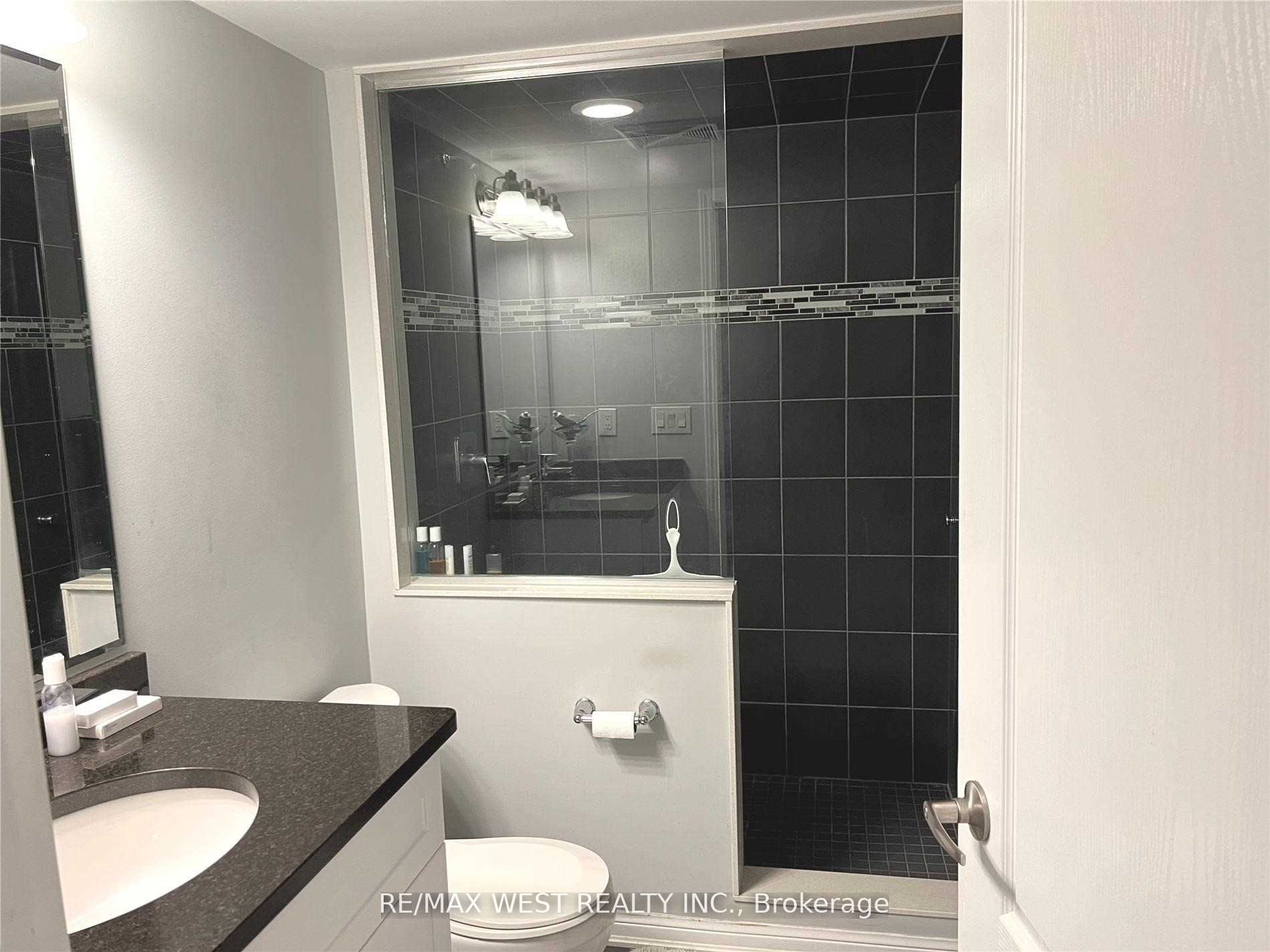 60 Baycliffe Cres 205 Property Photo 7