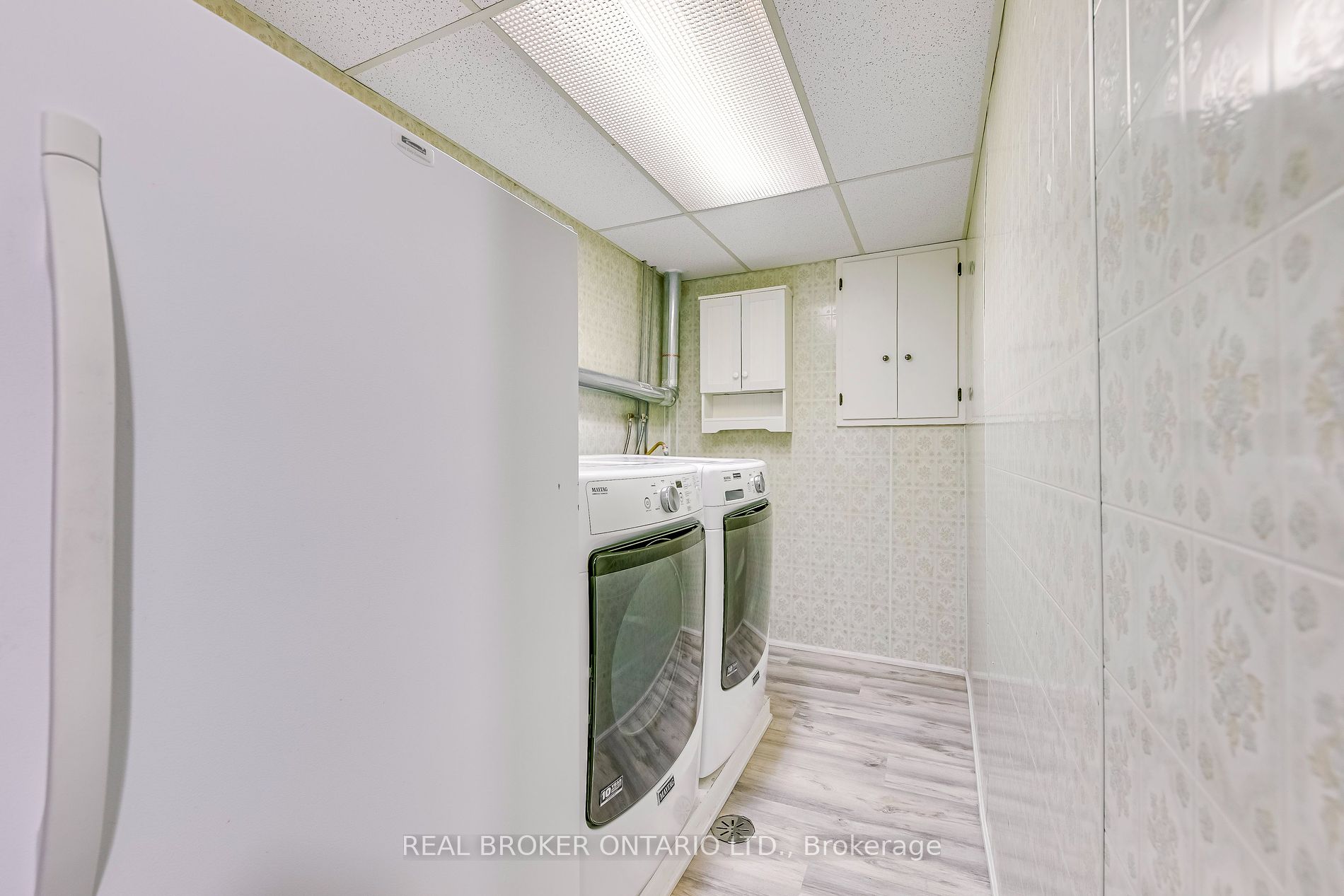 20 Mineola Rd E 52 Property Photo 7