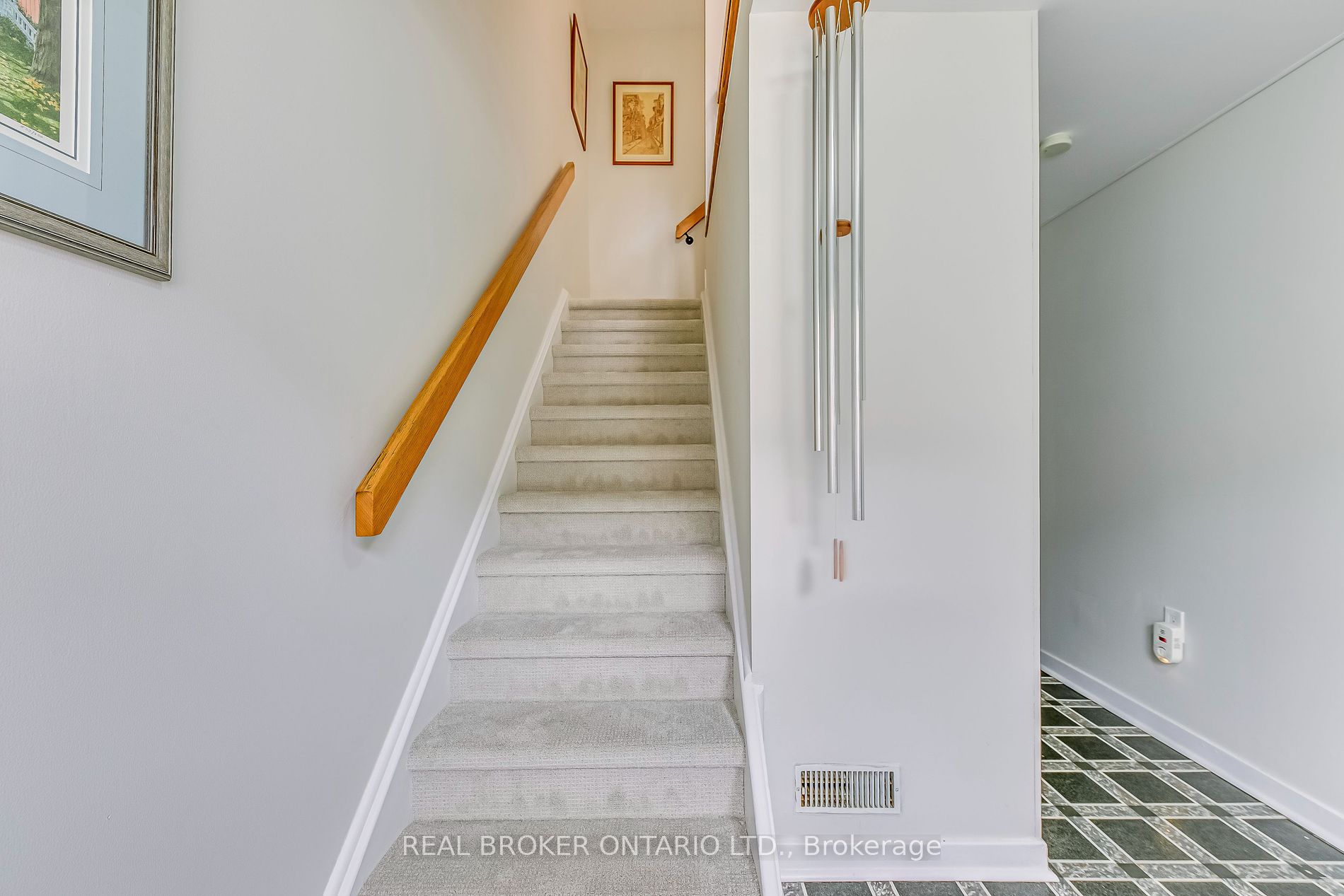 20 Mineola Rd E 52 Property Photo 8