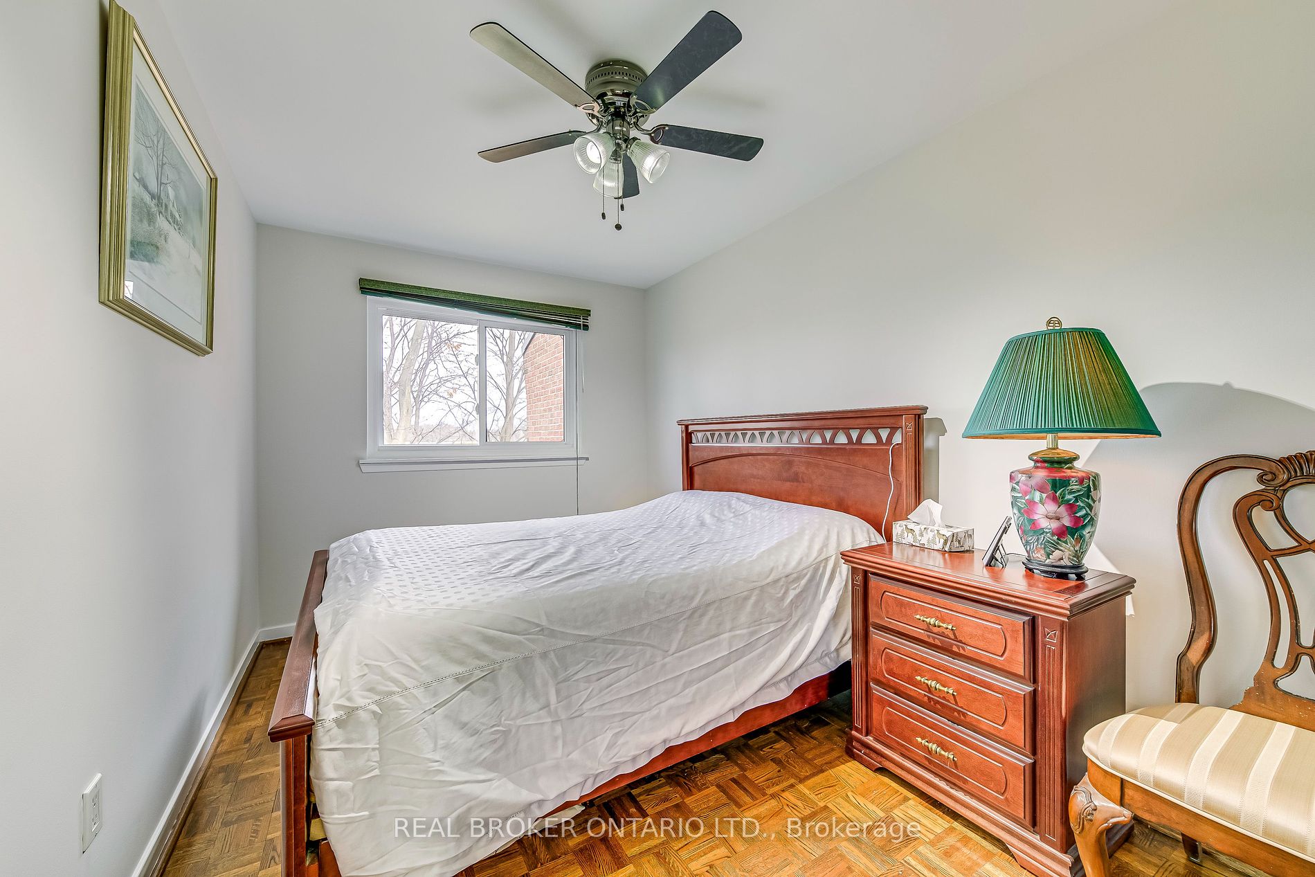 20 Mineola Rd E 52 Property Photo 29