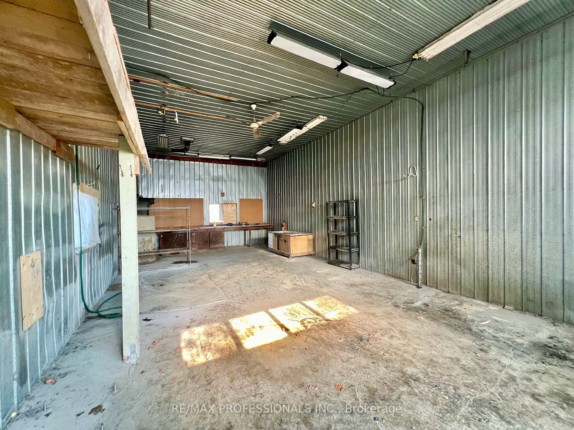 14799 Airport Rd Property Photo 6