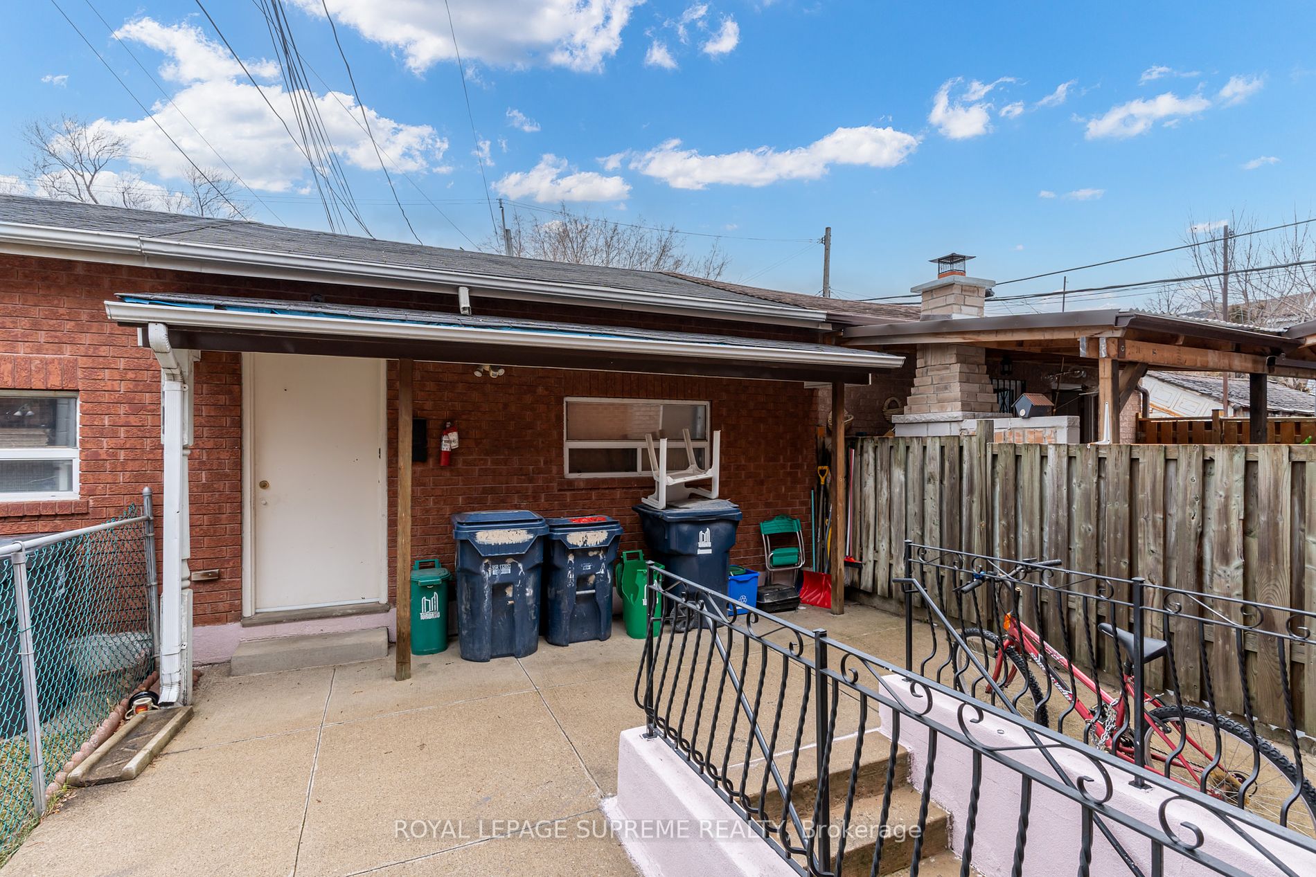 12 Wallace Ave Property Photo 18