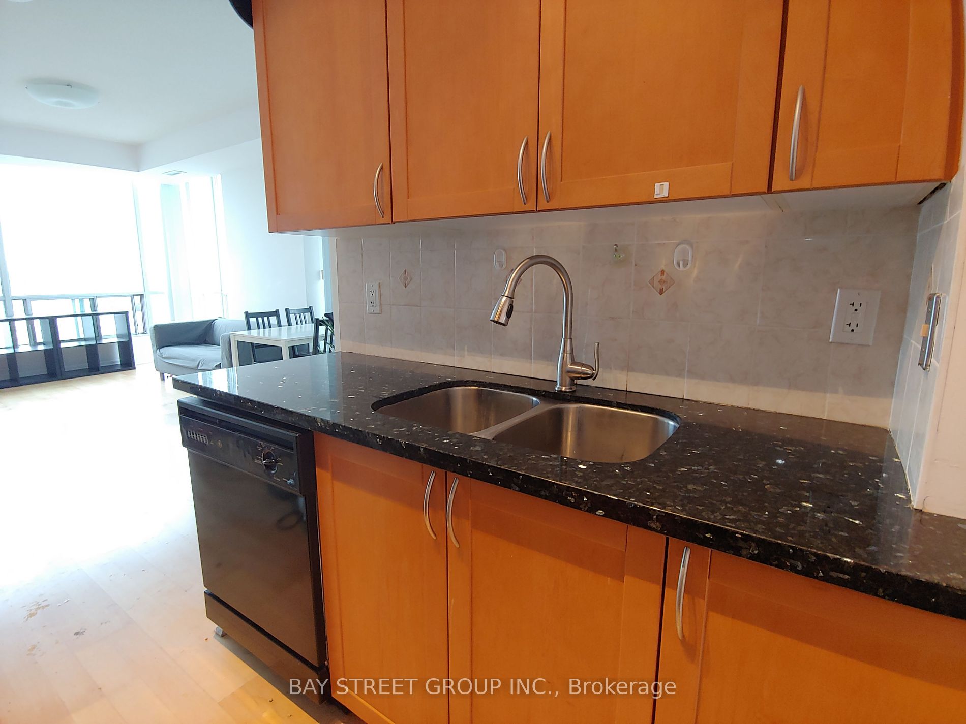 3939 Duke Of York Blvd 4 Property Photo 14