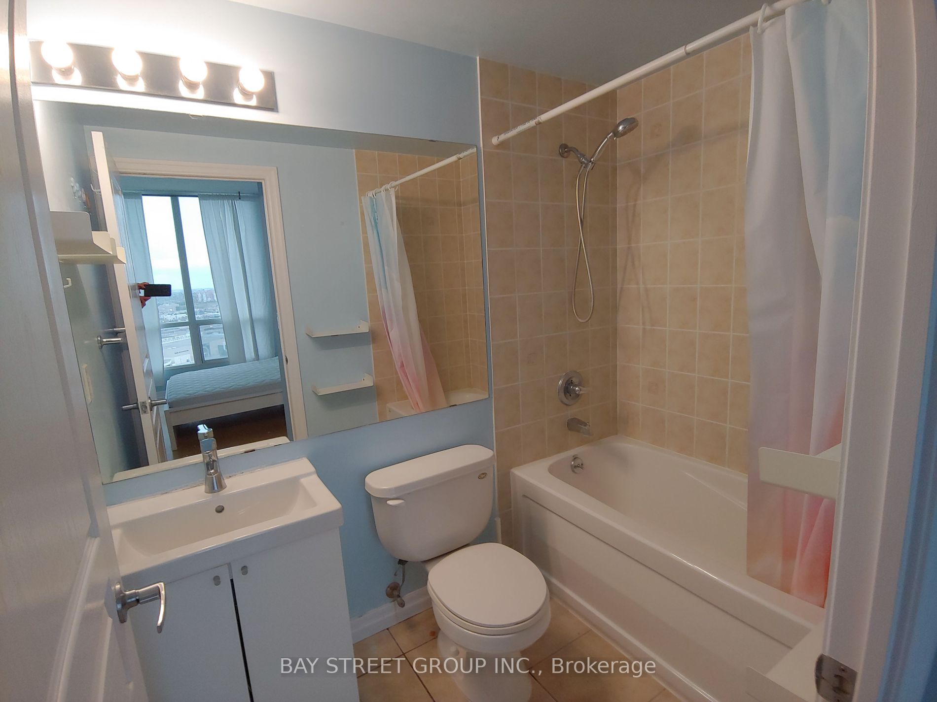 3939 Duke Of York Blvd 4 Property Photo 19