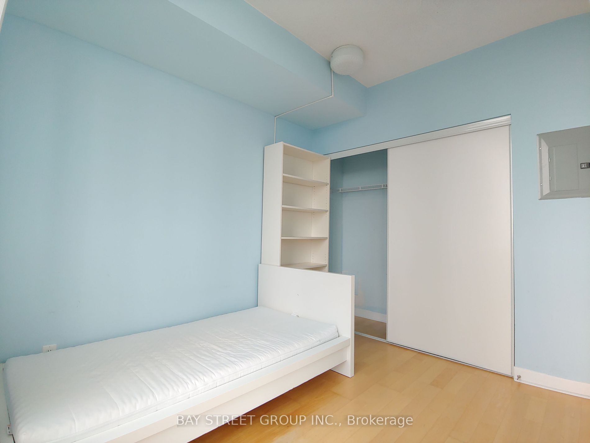 3939 Duke Of York Blvd 4 Property Photo 21