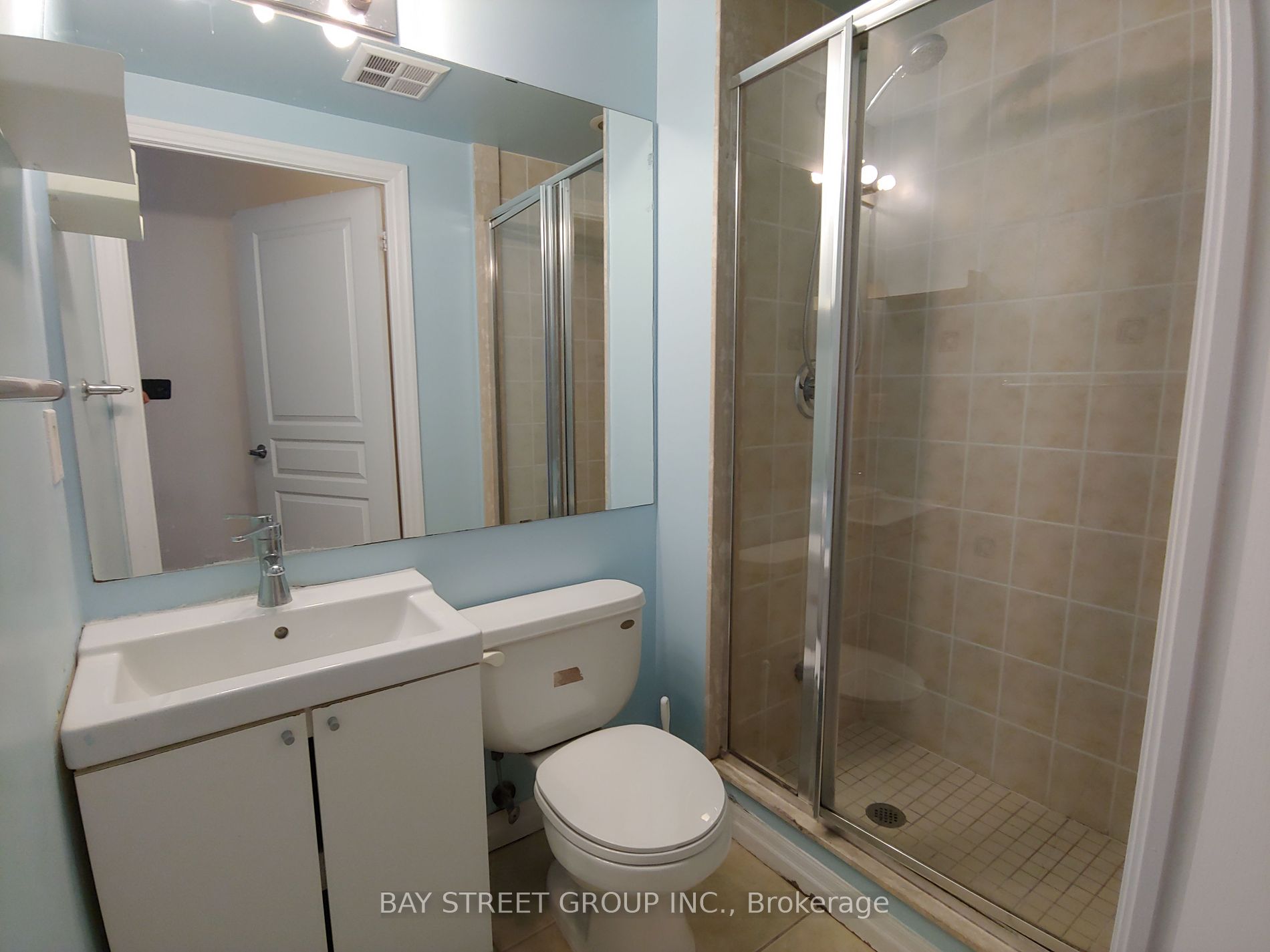 3939 Duke Of York Blvd 4 Property Photo 24