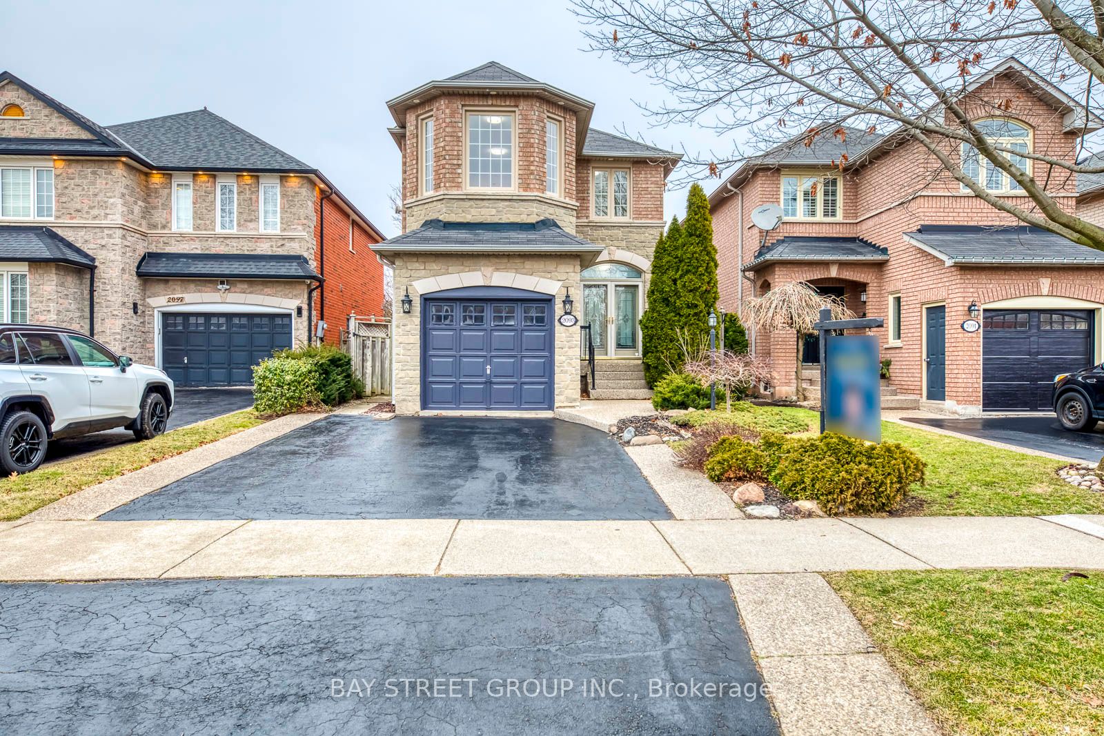 2093 Shorncliffe Blvd Property Photo 1