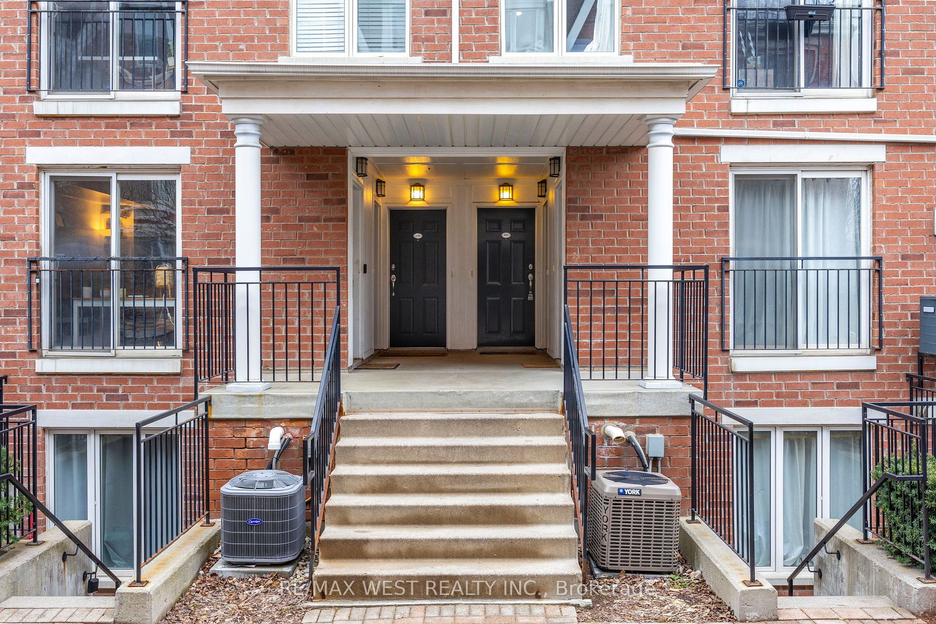 12 Laidlaw St 48 Property Photo 1