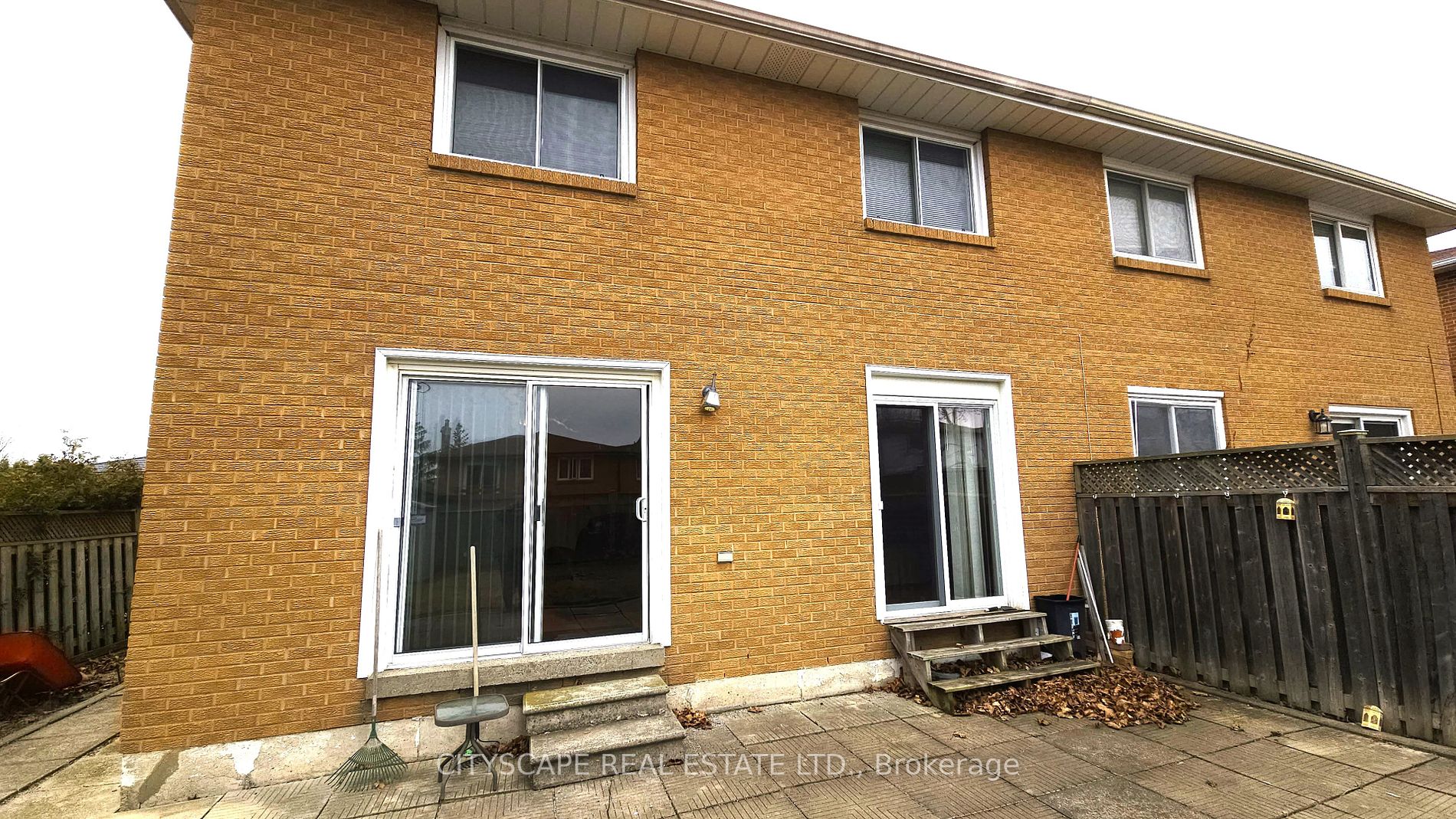 2525 Kingsberry Cres Property Photo 1