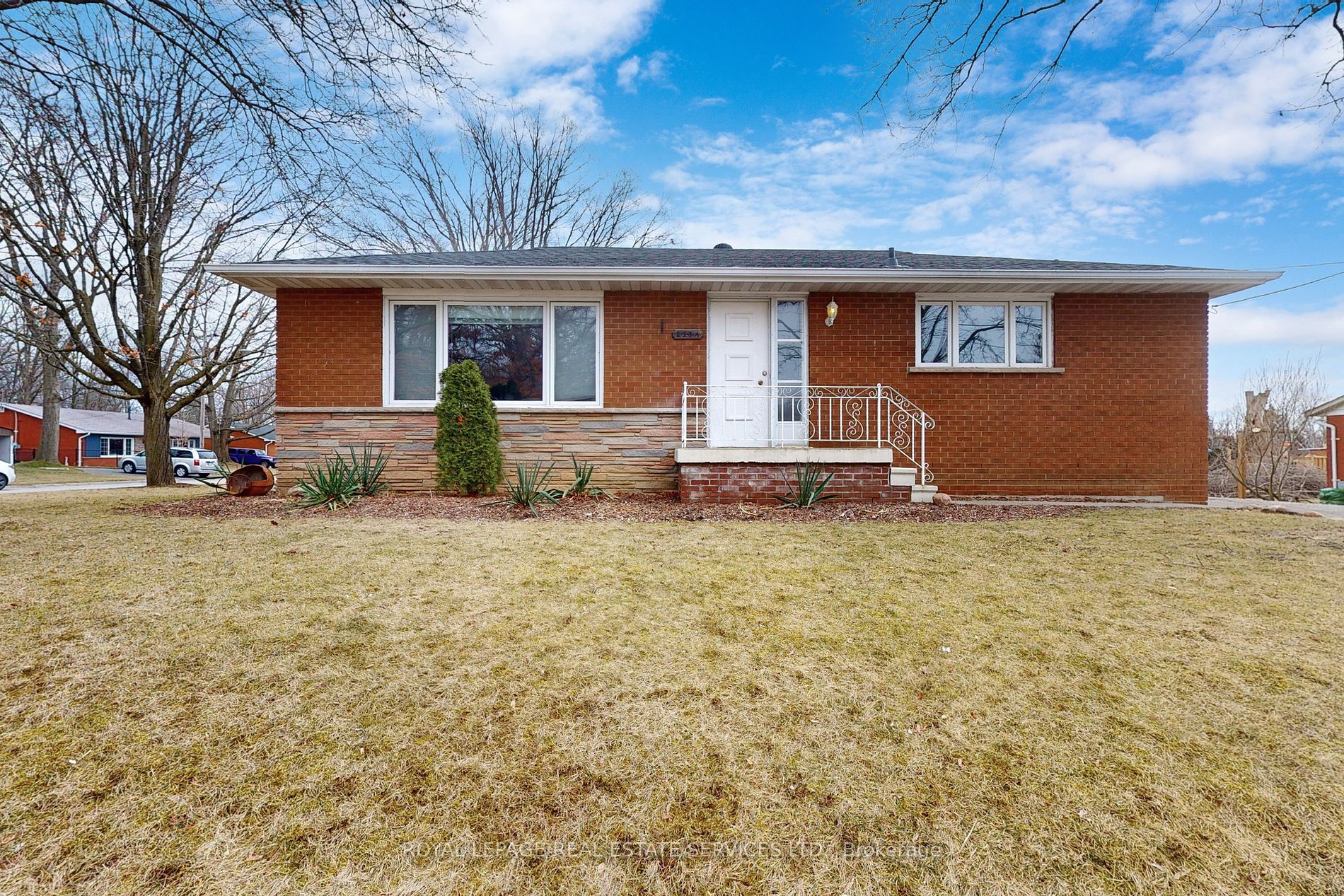 2214 Mount Forest Dr Property Photo