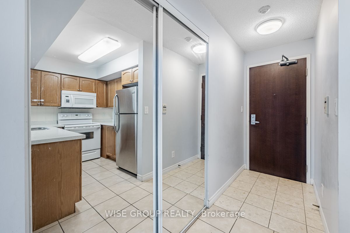 335 Rathburn Rd W 3 Property Photo 1