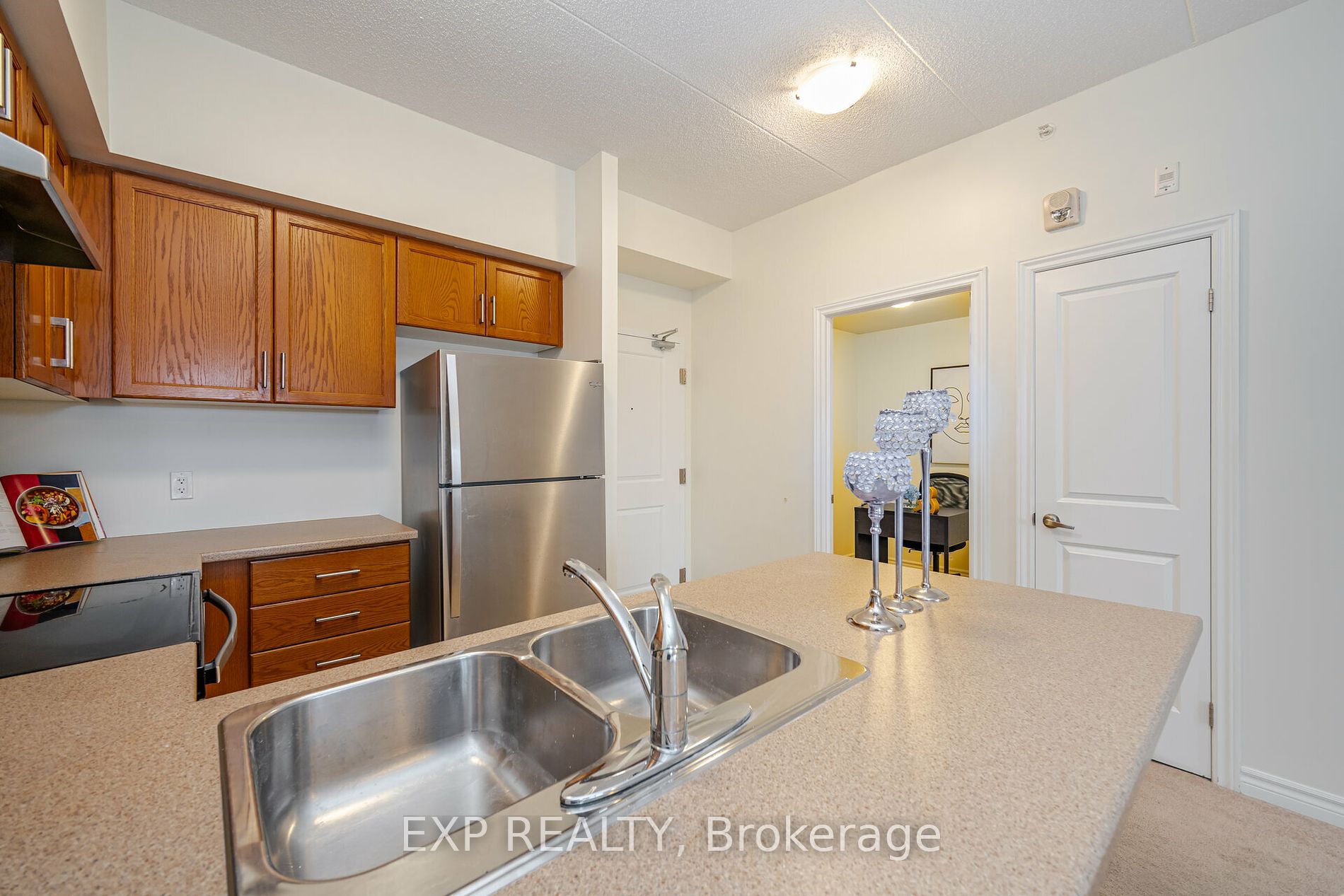 650 Sauve St 19 Property Photo 8