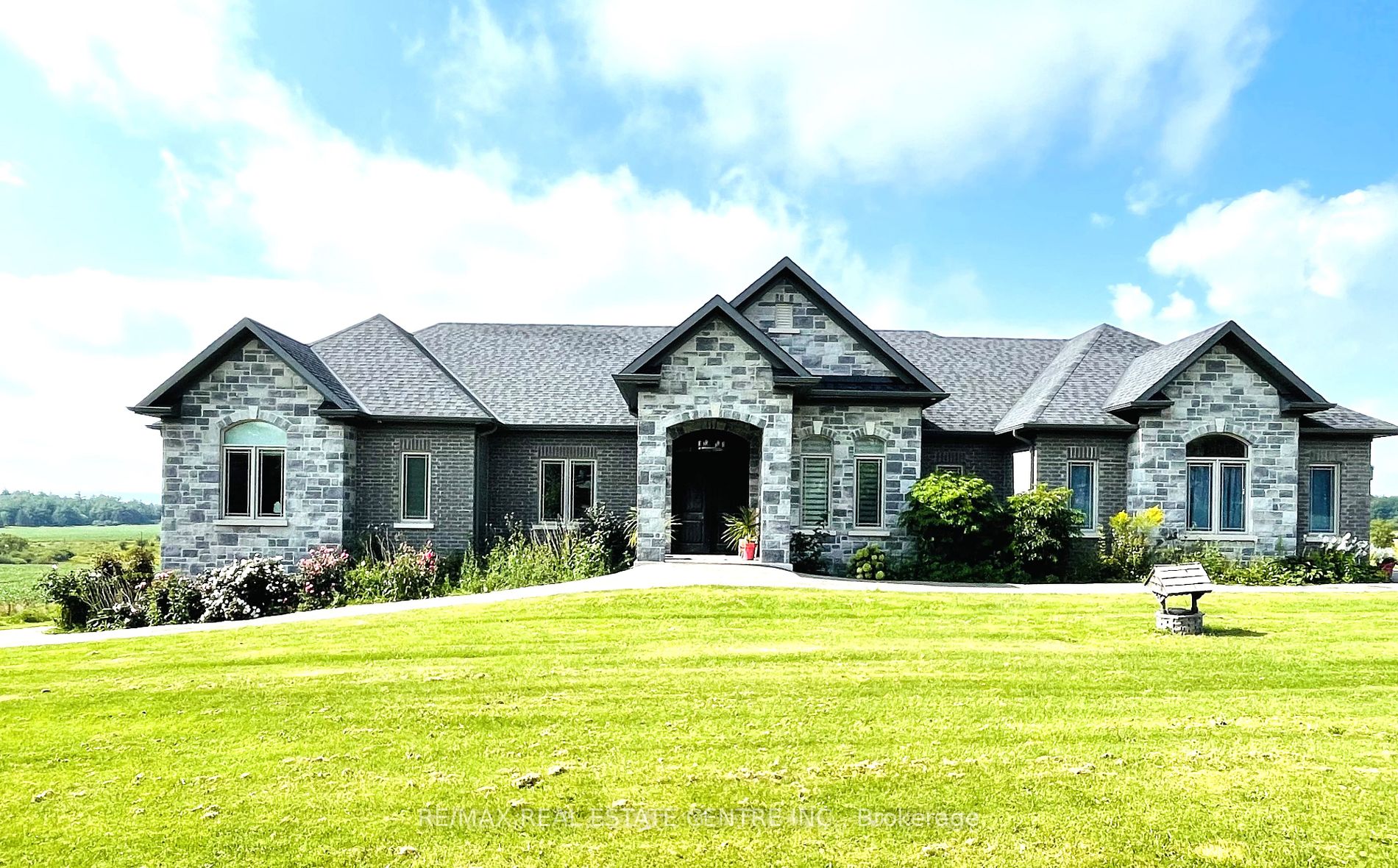 9392 Fourth Line Property Photo