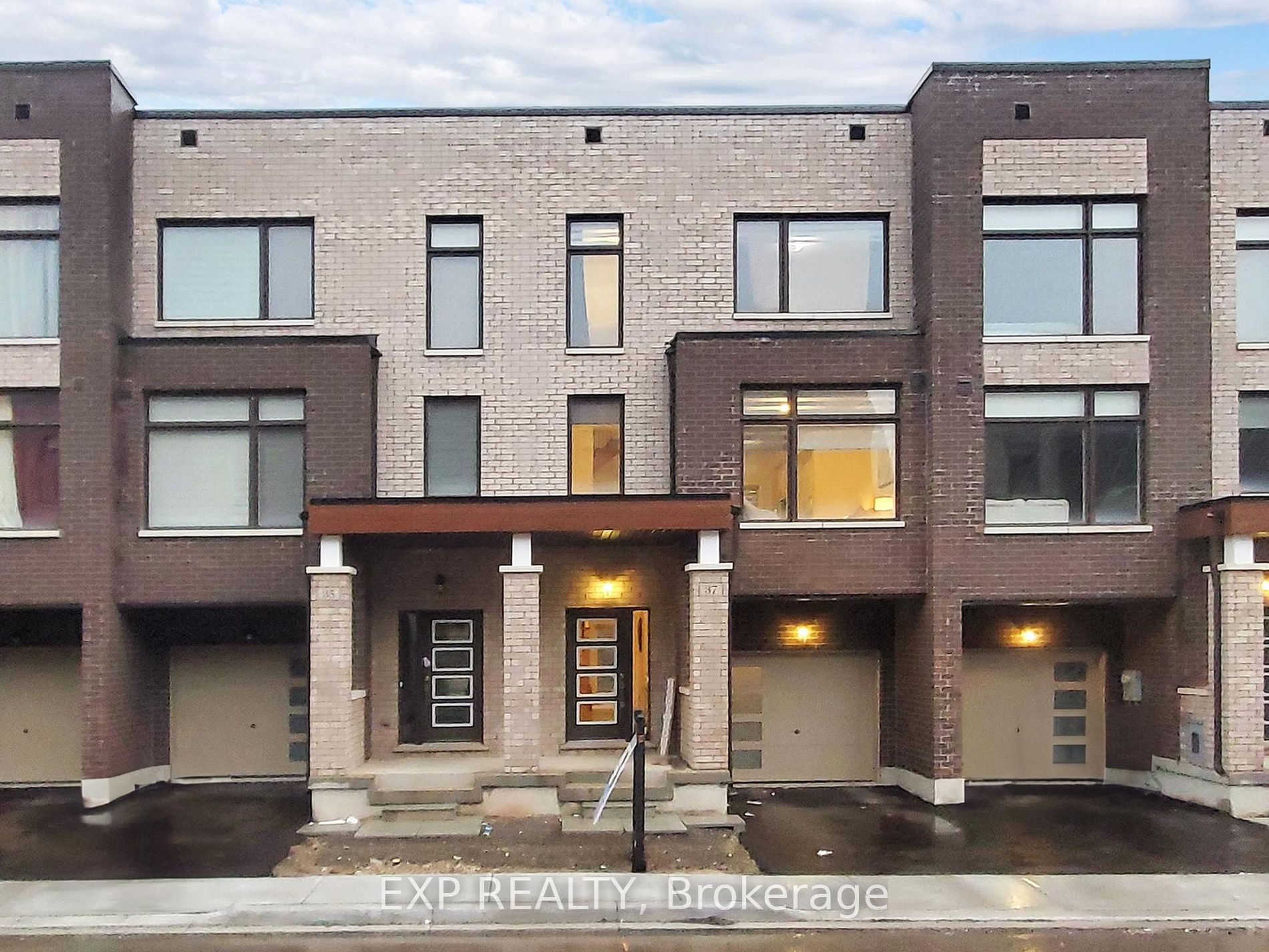 37 Queenpost Dr Property Photo 1