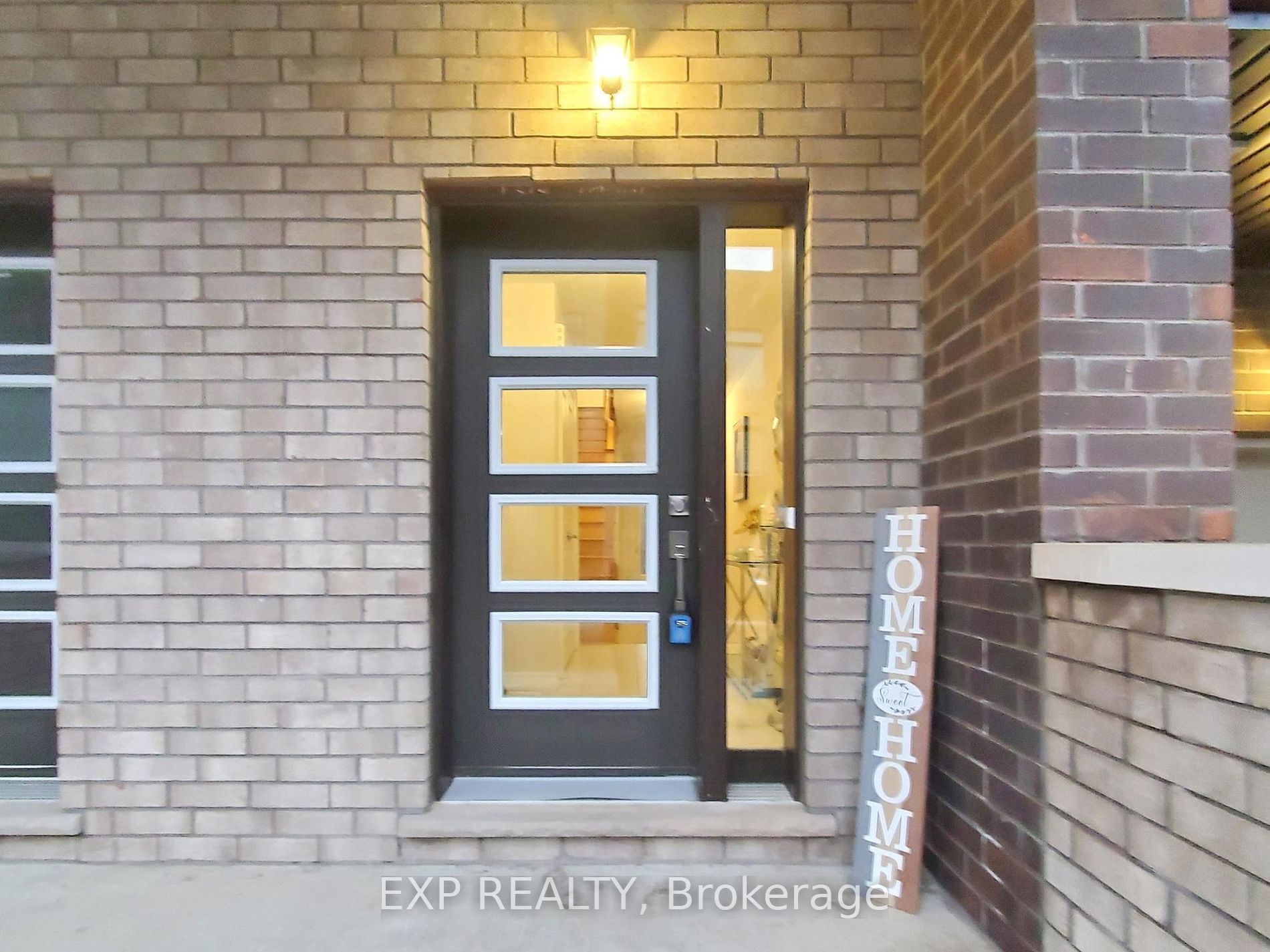 37 Queenpost Dr Property Photo 2